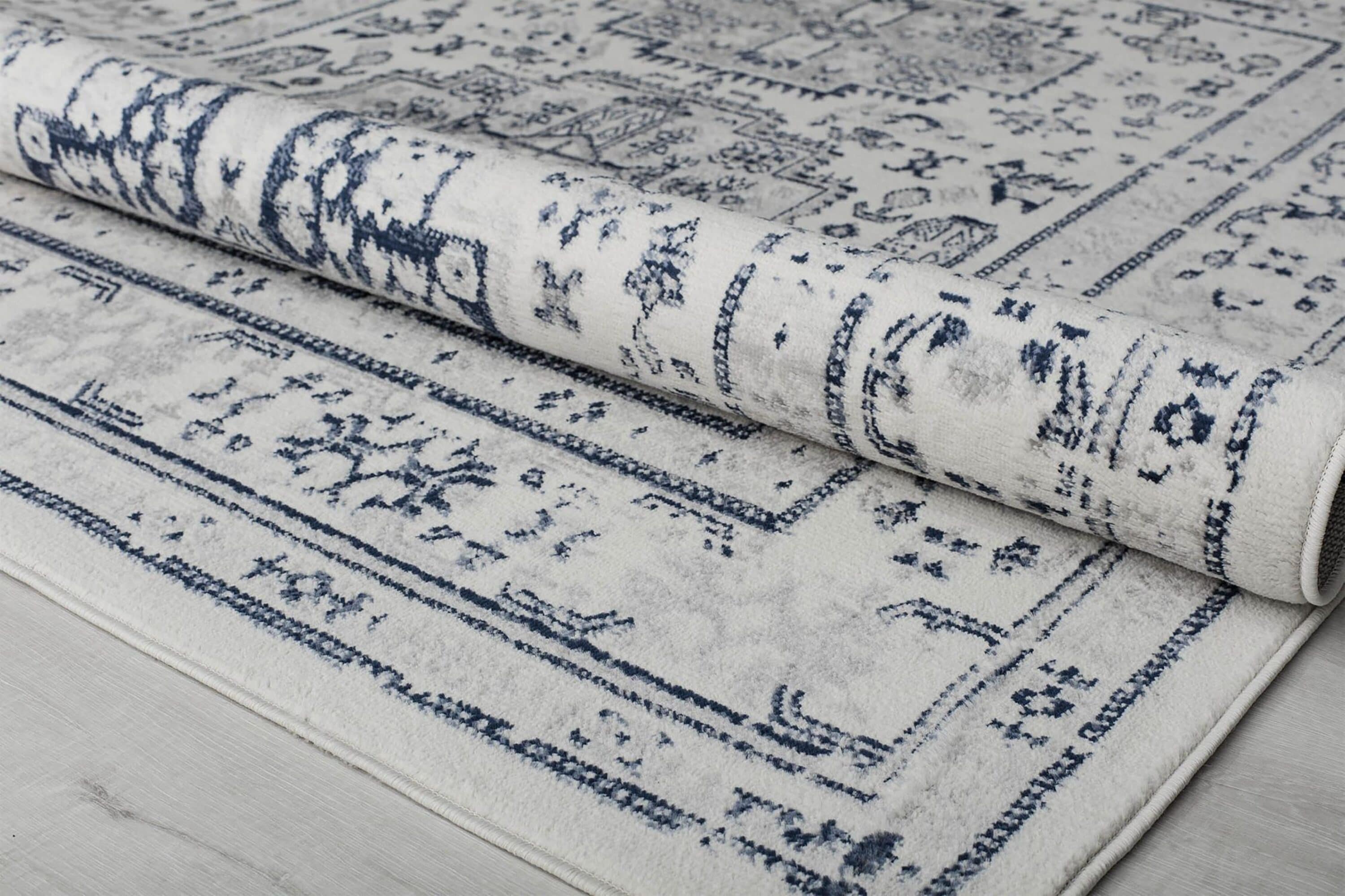 Glacial Sundara Blue and White Floral Synthetic 5' x 7' Area Rug