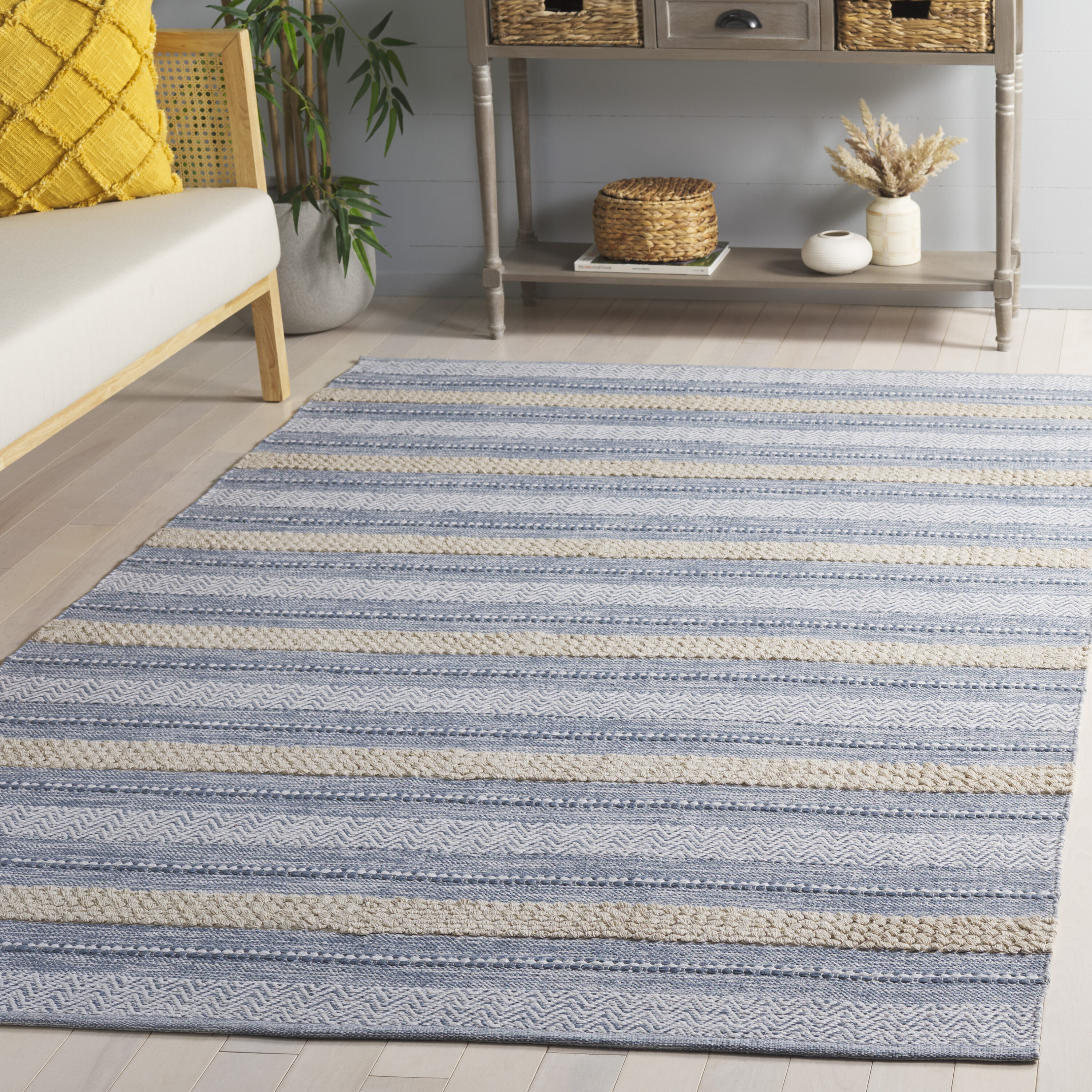  Montauk 976 Silver/Ivory Contemporary 4ft x 6ft Small Rectangle Rug
