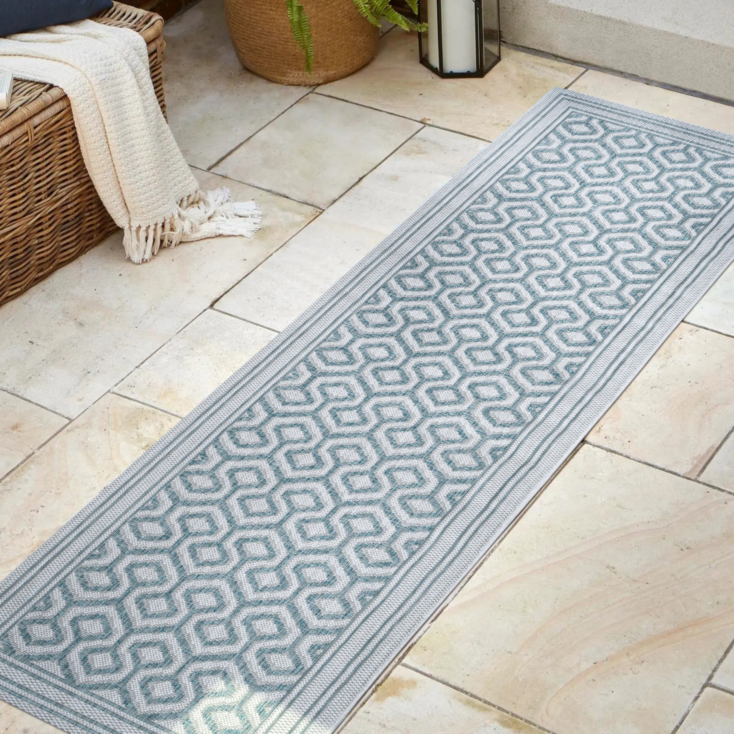 Mediterranean Elegance Gray Synthetic 2x8 Indoor/Outdoor Rug