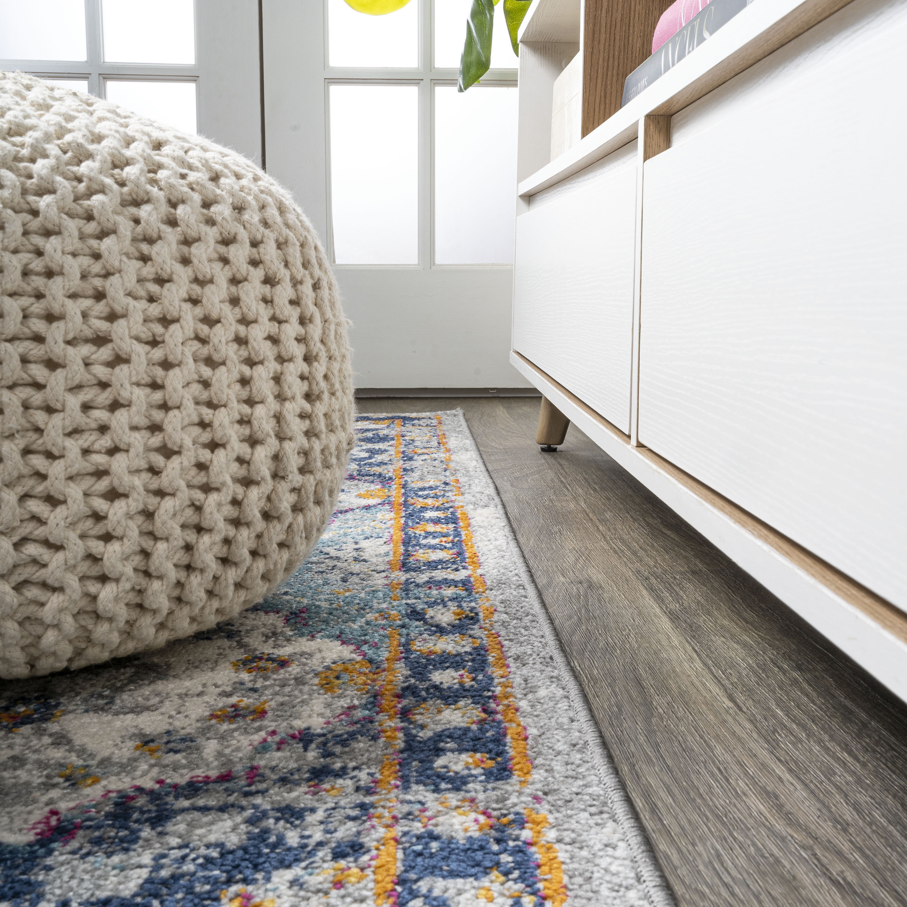 Bohemian Medallion 9' x 12' Reversible Area Rug in Light Gray & Blue
