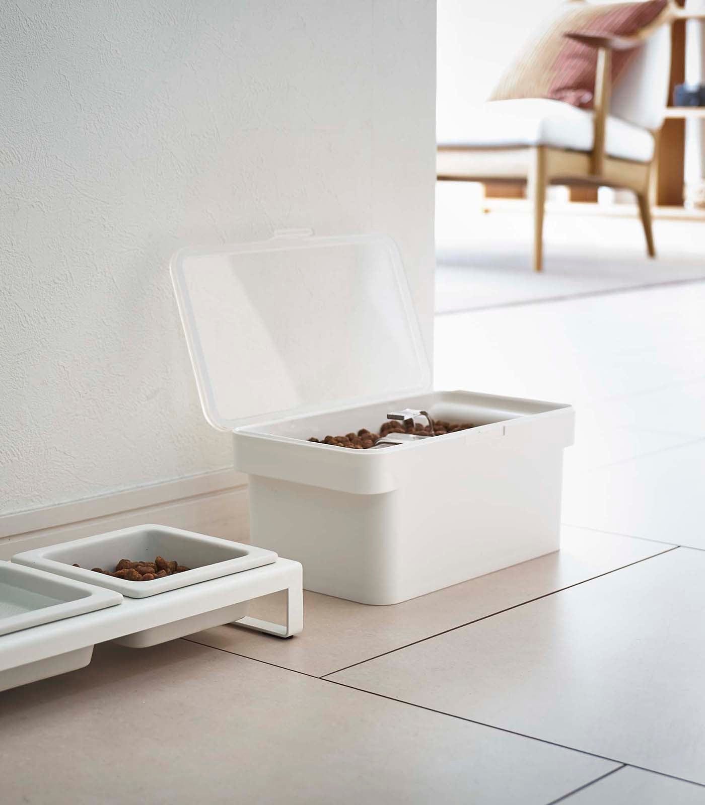 Yamazaki 5615 Pet-Food-Storage - View #3