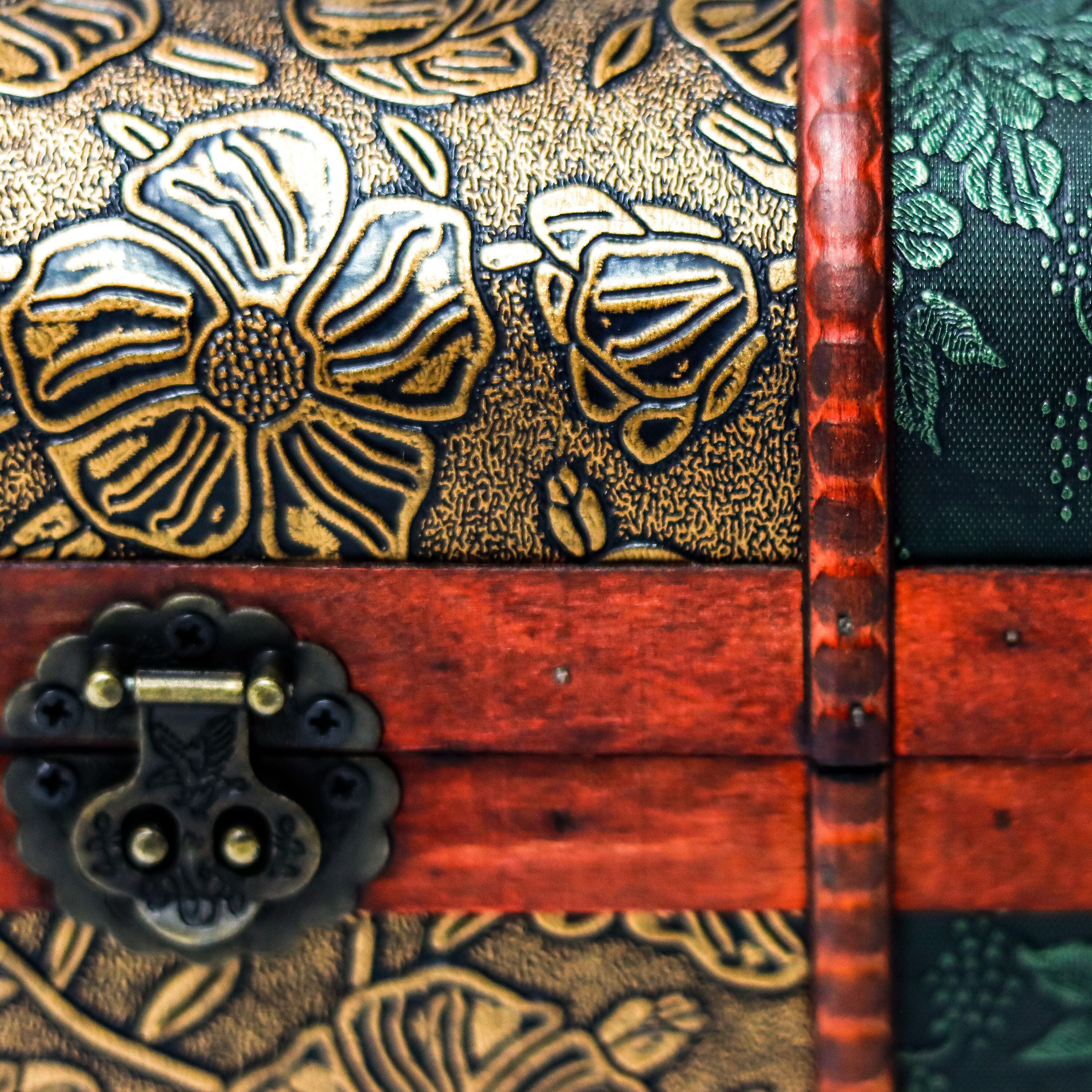 Trademark Innovations CHEST-FLWR Decorative-Accessories - View #5