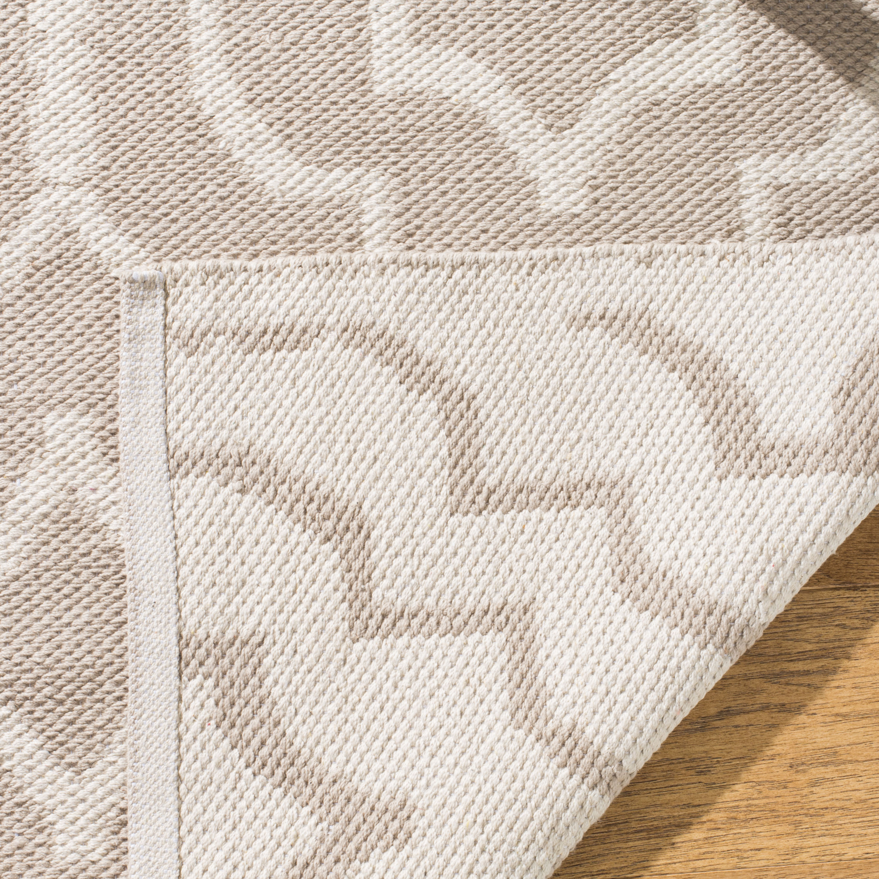 Safavieh MTK722A-24 rugs - View #4