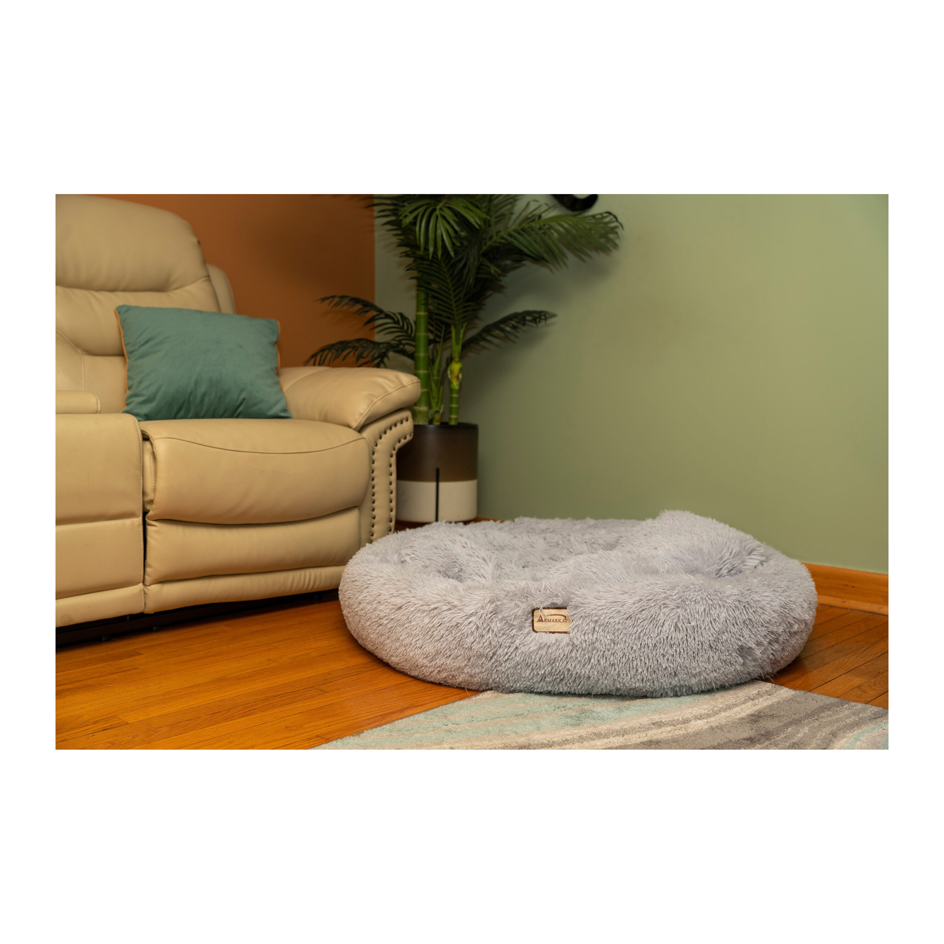 Large Gray Plush Round Faux Fur Pet Bed