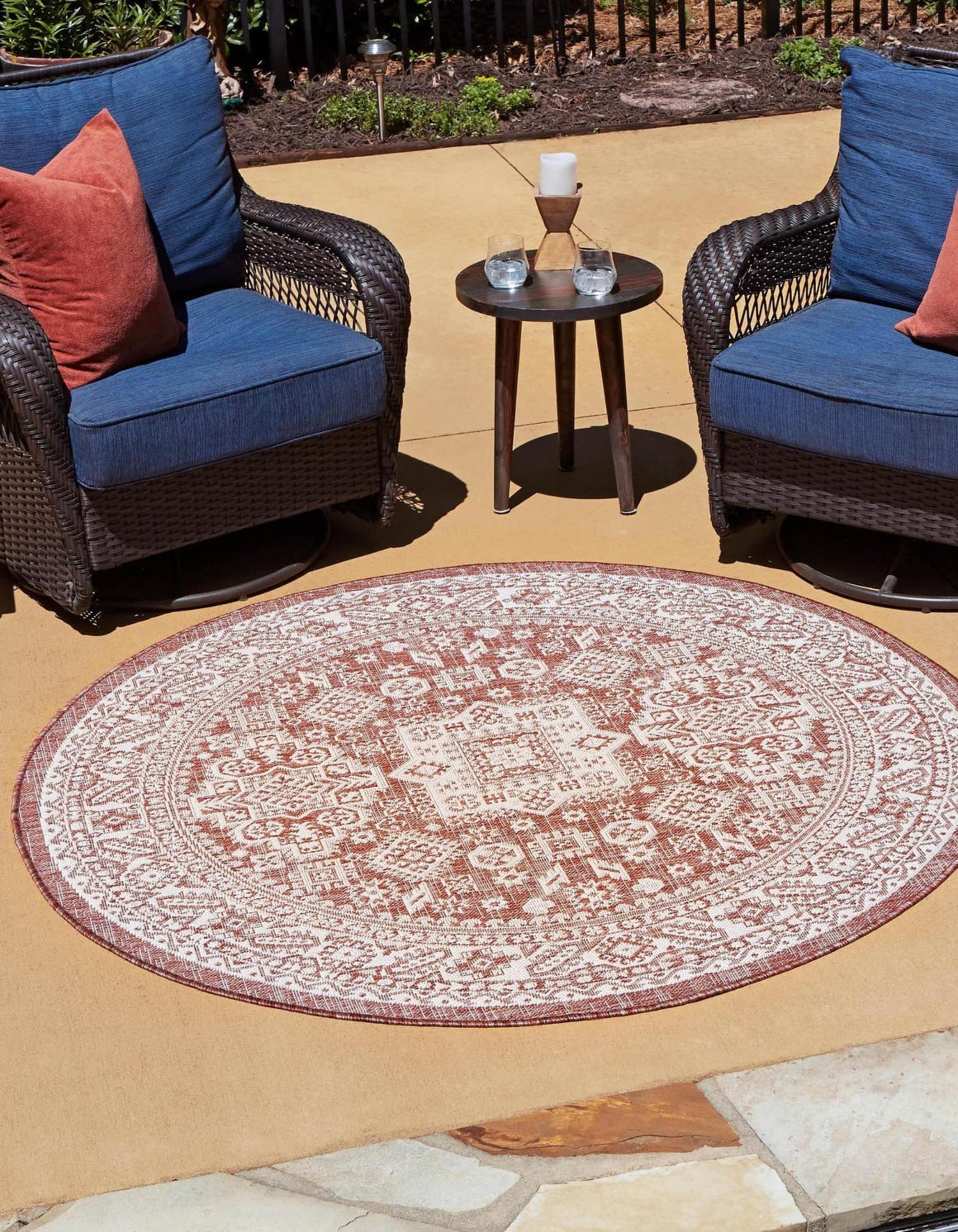 Unique Loom 3162623 Outdoor Aztec 4 x 4 (ft) Loomed Polypropylene Rust Red Round Indoor/Outdoor Border Area rug