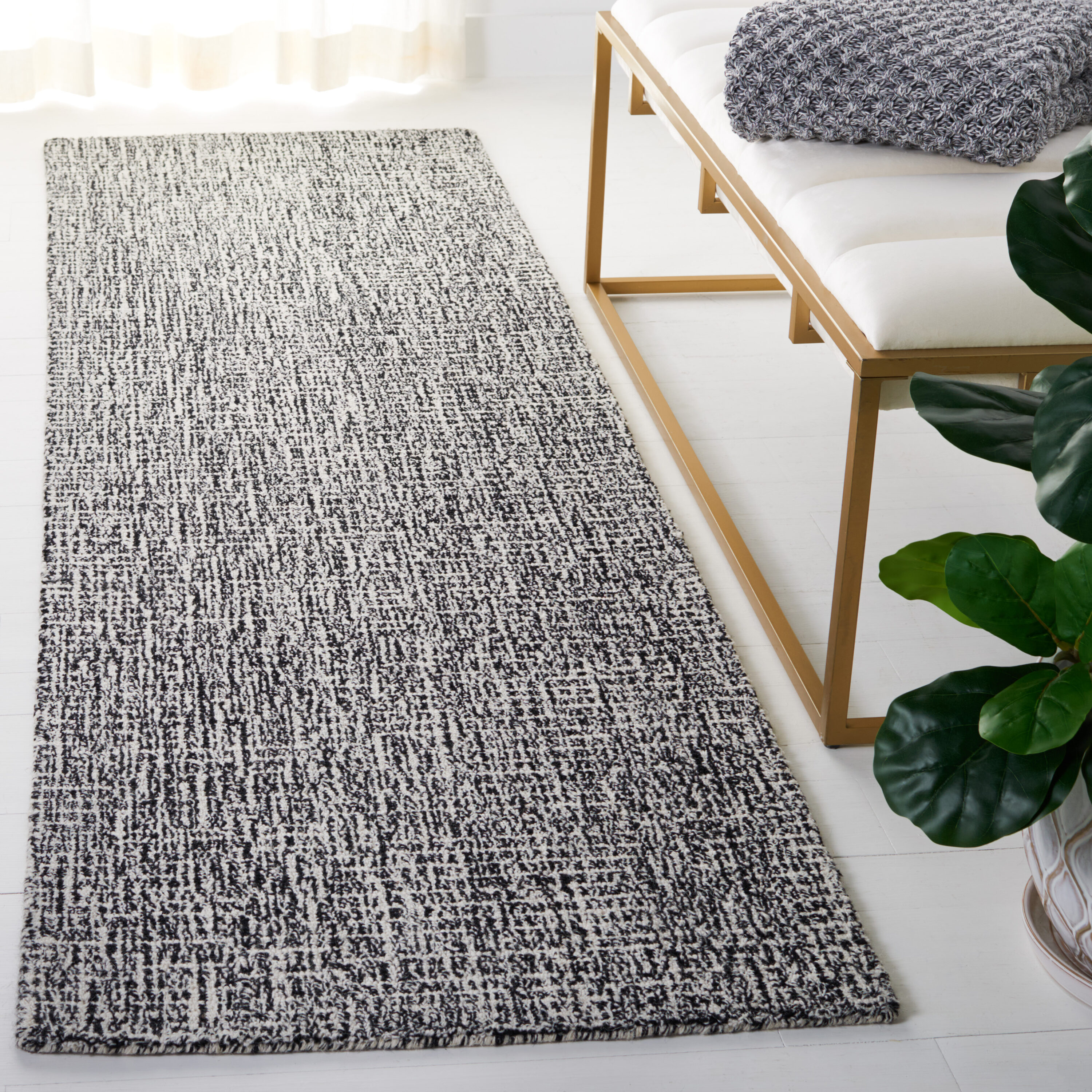  Abstract 468 Black/Ivory Modern 2ft-3in x 8ft Runner Rug