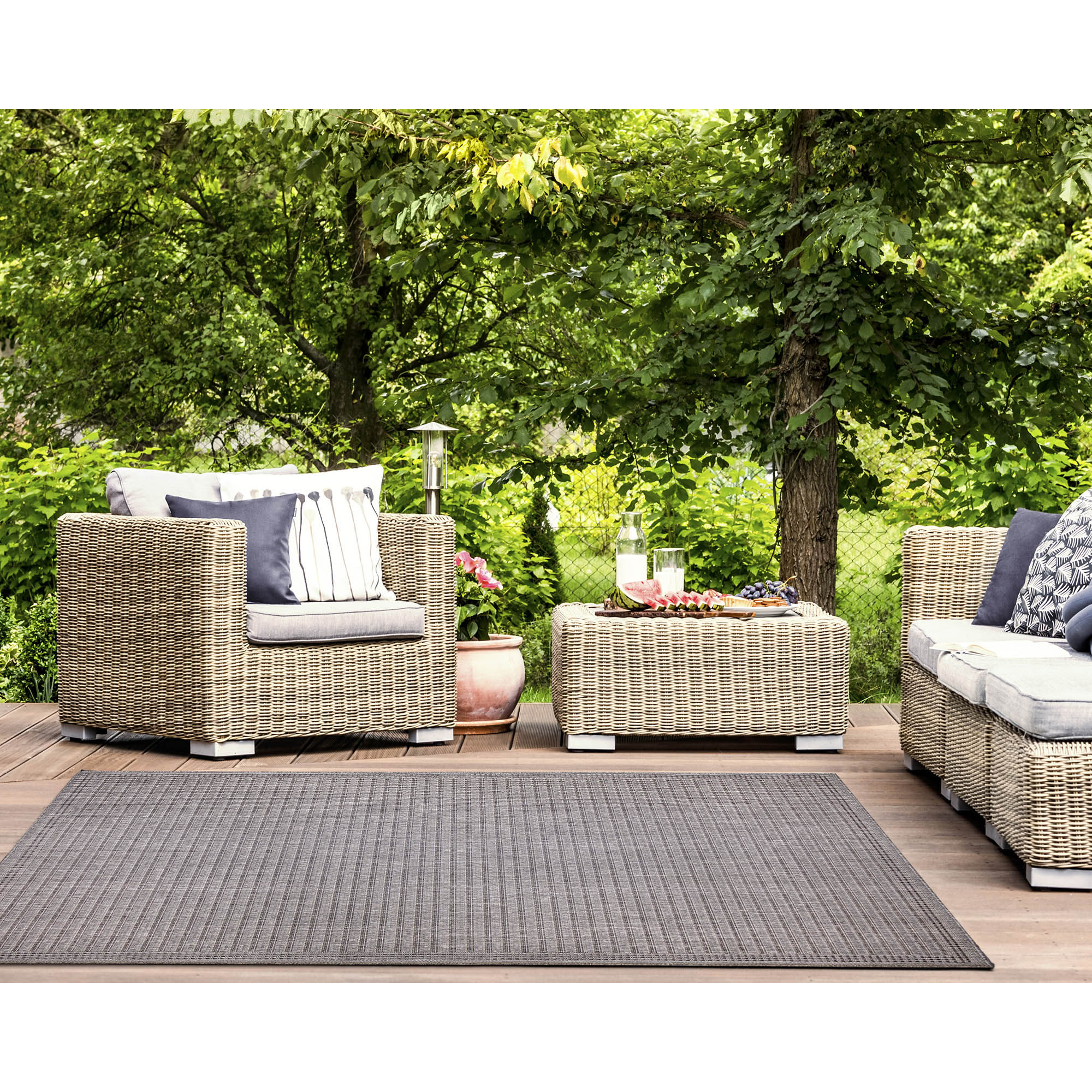 Liora Manne MAU45822533 Malibu 3 x 5 (ft) Loomed Polypropylene Navy Rectangular Indoor/Outdoor Geometric Area rug