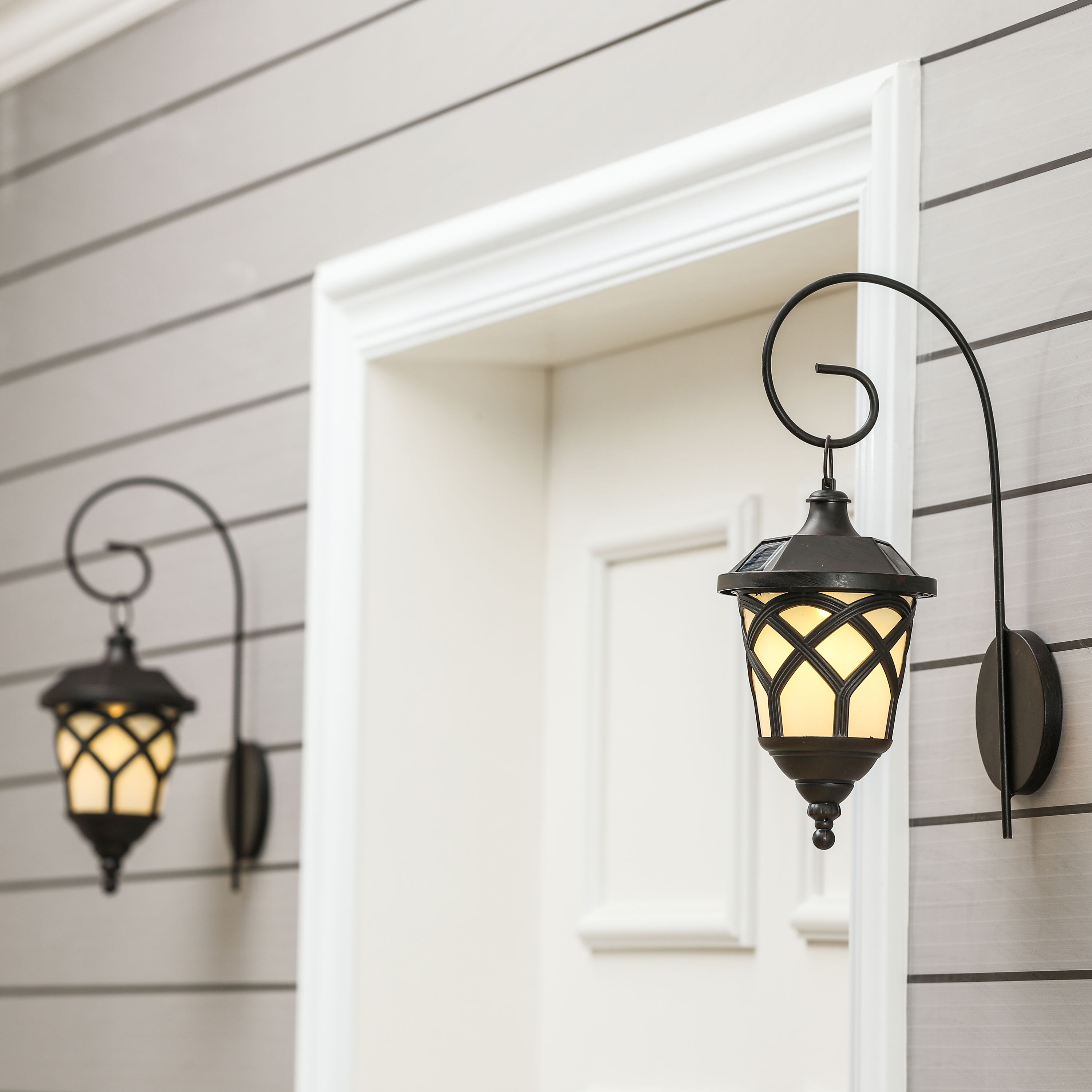 LuxenHome WH090 Outdoor-Wall-Lighting - View #2