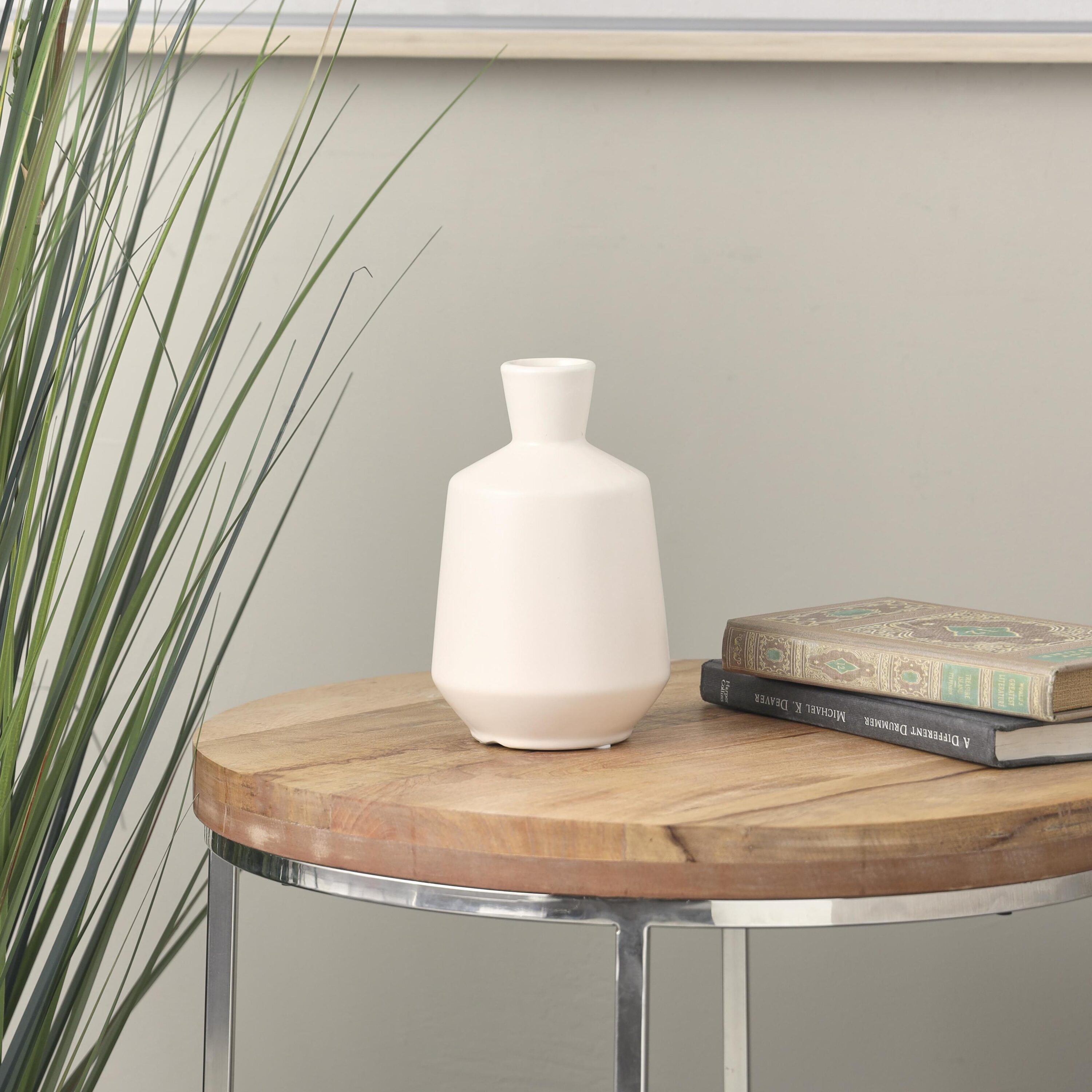 Grayson Lane 823546 Off-white Ceramic Modern Vase