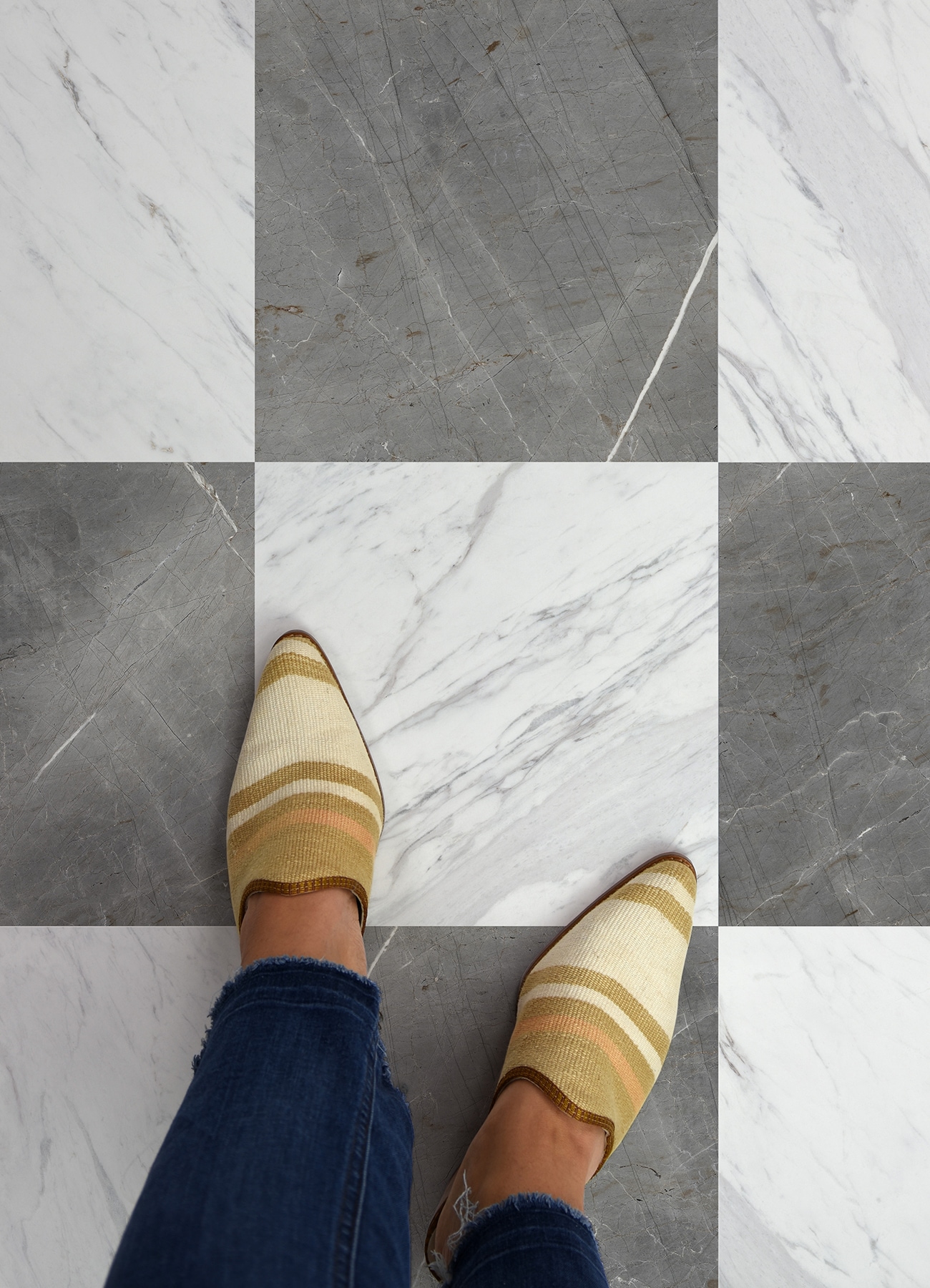 FloorPops x Chris Loves Julia FP4421 Vinyl-Tiles - View #4