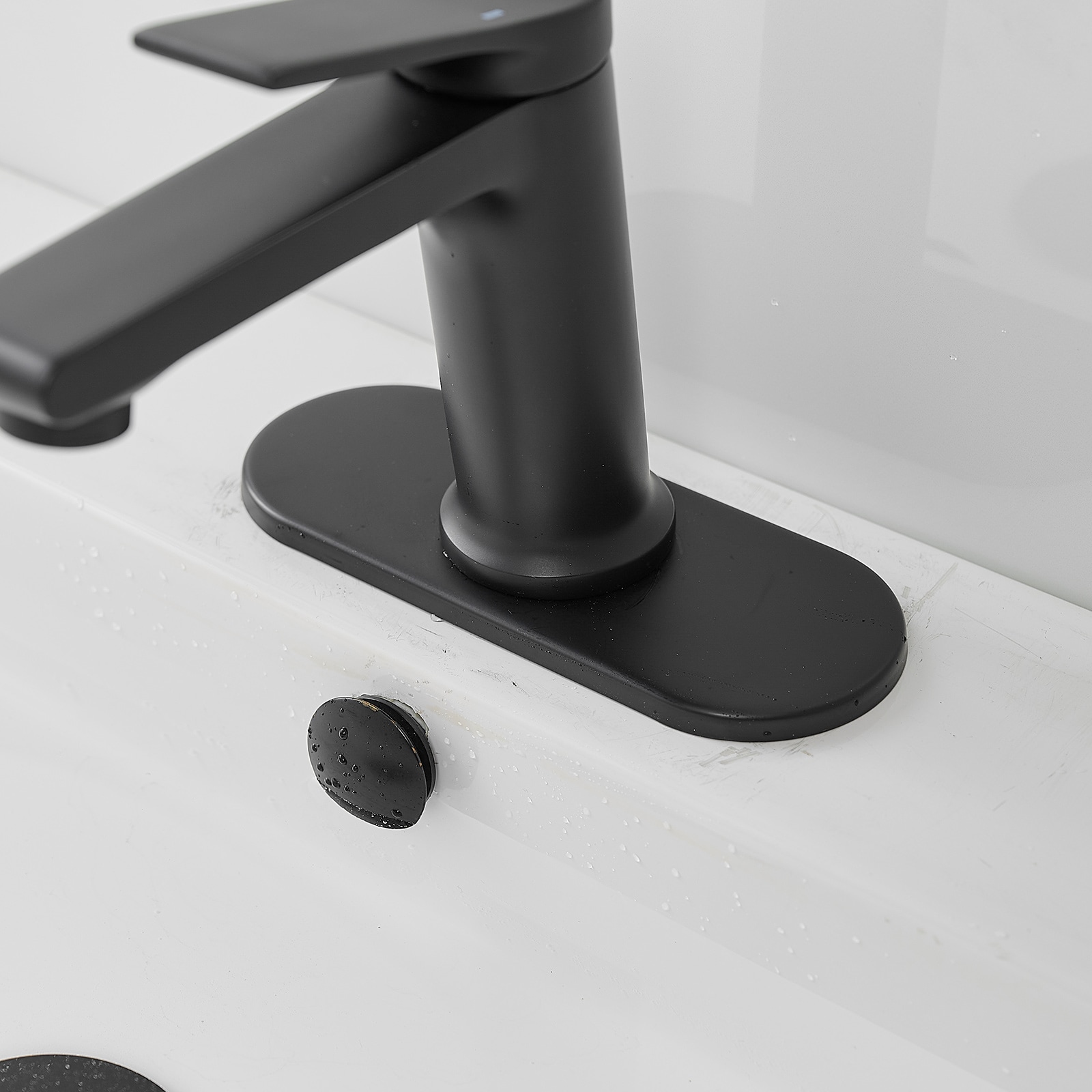 Matte Black Single-Handle Bathroom Faucet with Nickel Finish
