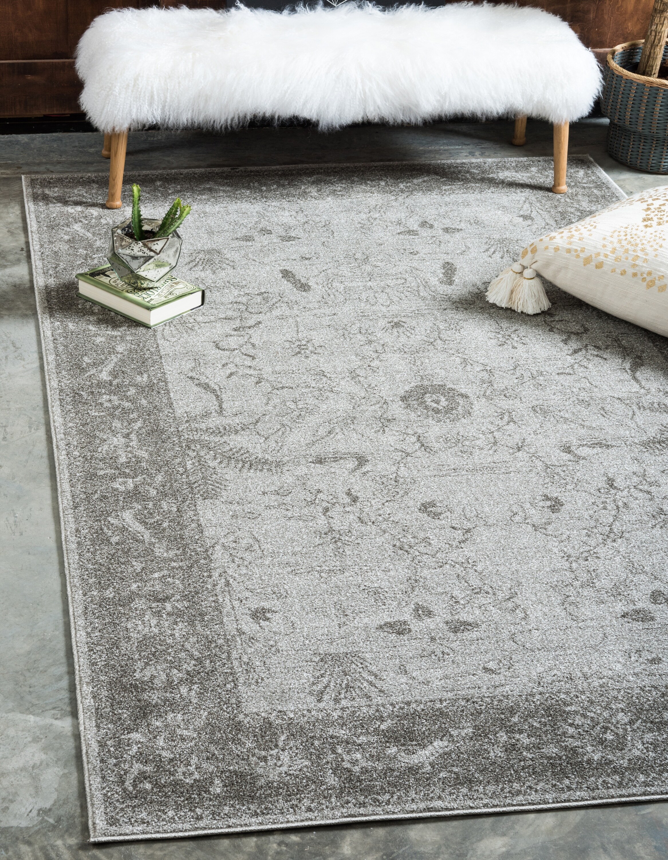 Unique Loom 3114652 Floral La Jolla 7 x 10 (ft) Loomed Polypropylene Light Gray/Dark Gray Rectangular Indoor Floral/Botanical Area rug