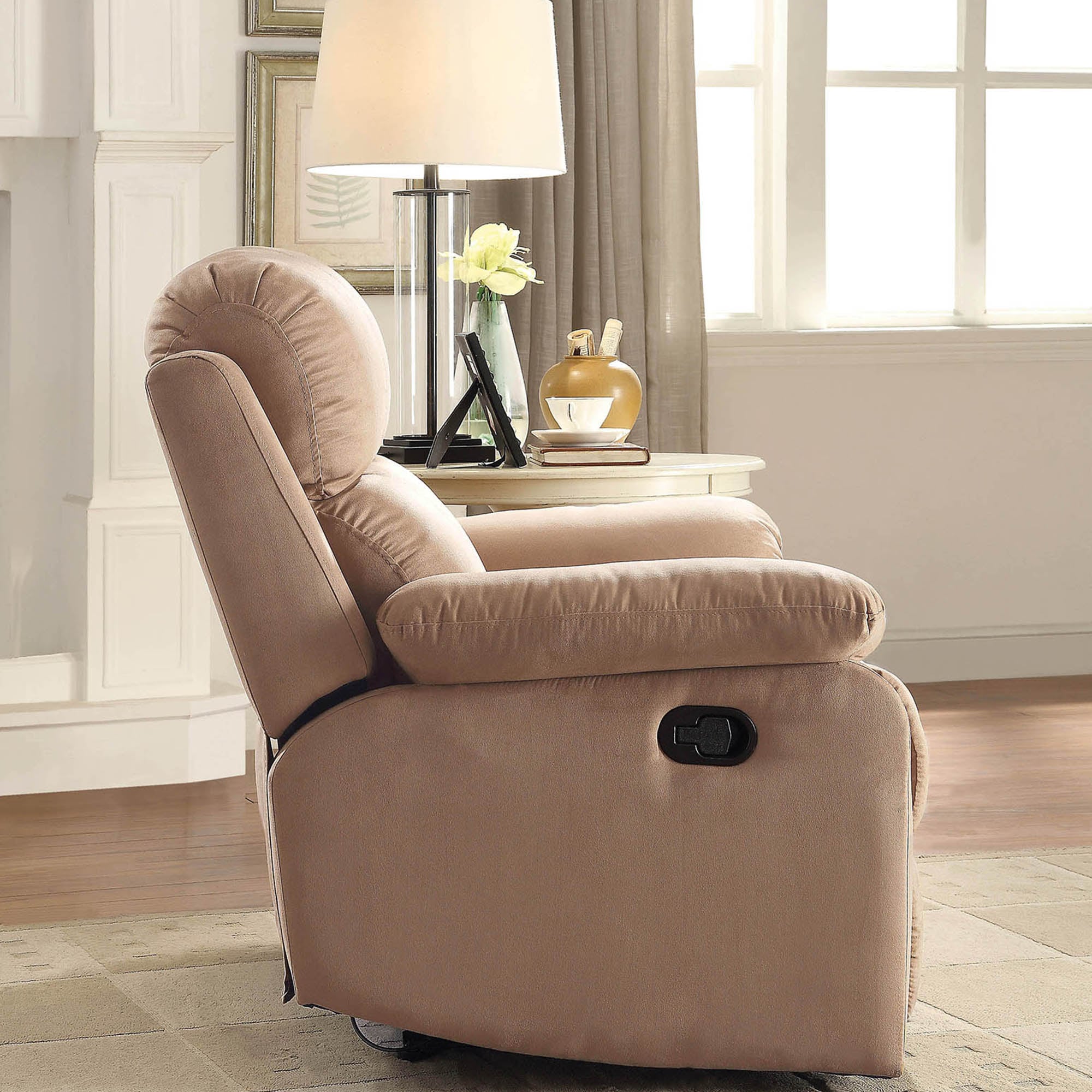 Fc Design Manual Recliner With Overstuffed Cushions And Pillow Top