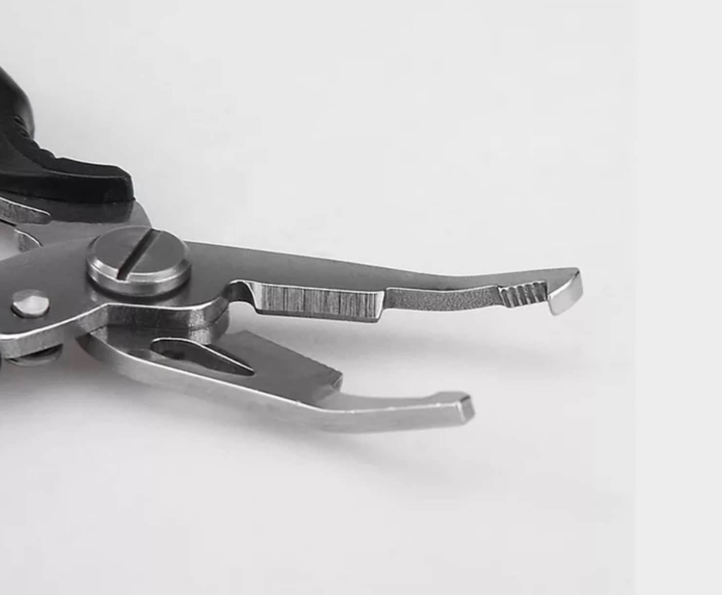 Fishing Solutions Fishing Pliers That Offer 4 Essential Fishing Functions in A Compact Design. Includes A Holster That Can Be Fixed to A Belt or