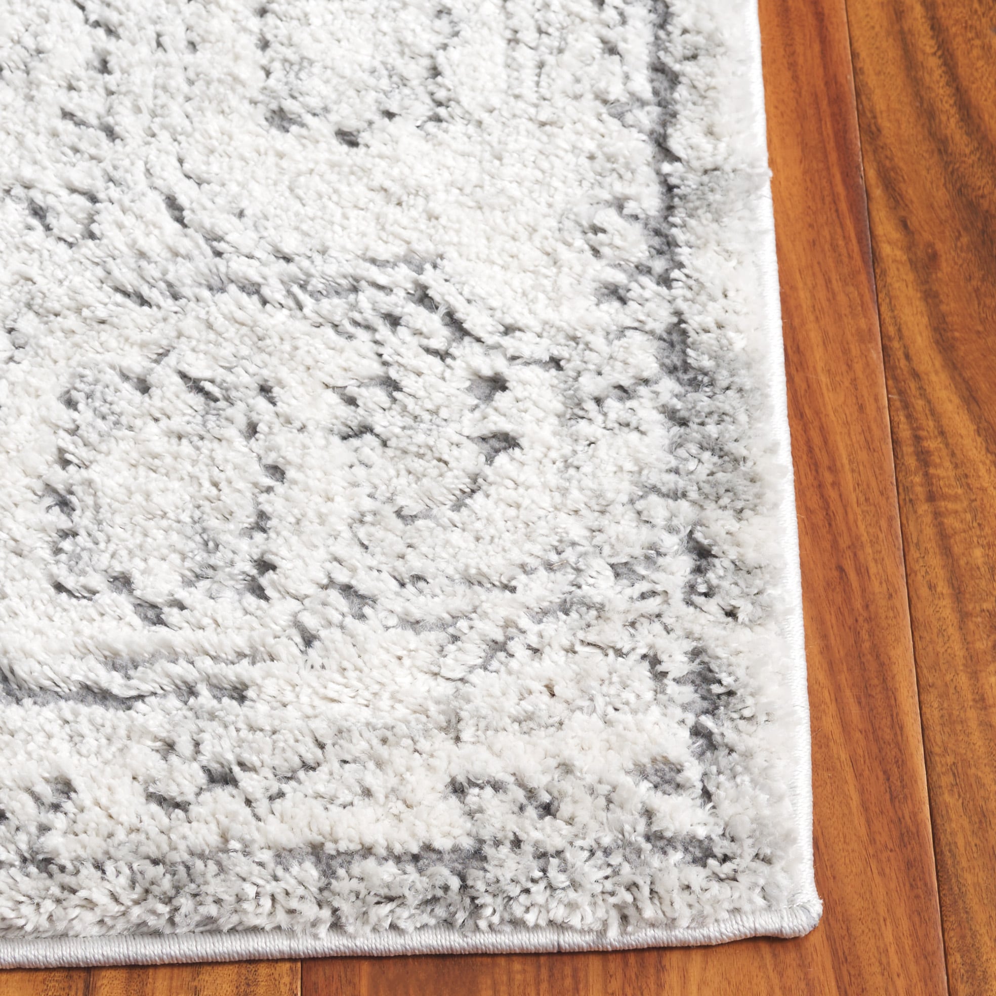 Safavieh LUN108F-7SQ rugs - View #2