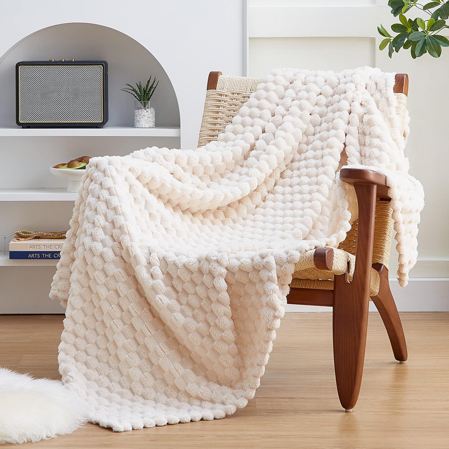 PUPWE Beige Throw Microfiber Polyester Fuzzy Blanket 3D Imitation Turtle Shell Jacquard Cozy Soft Lightweight All Season Decorative Blanketh