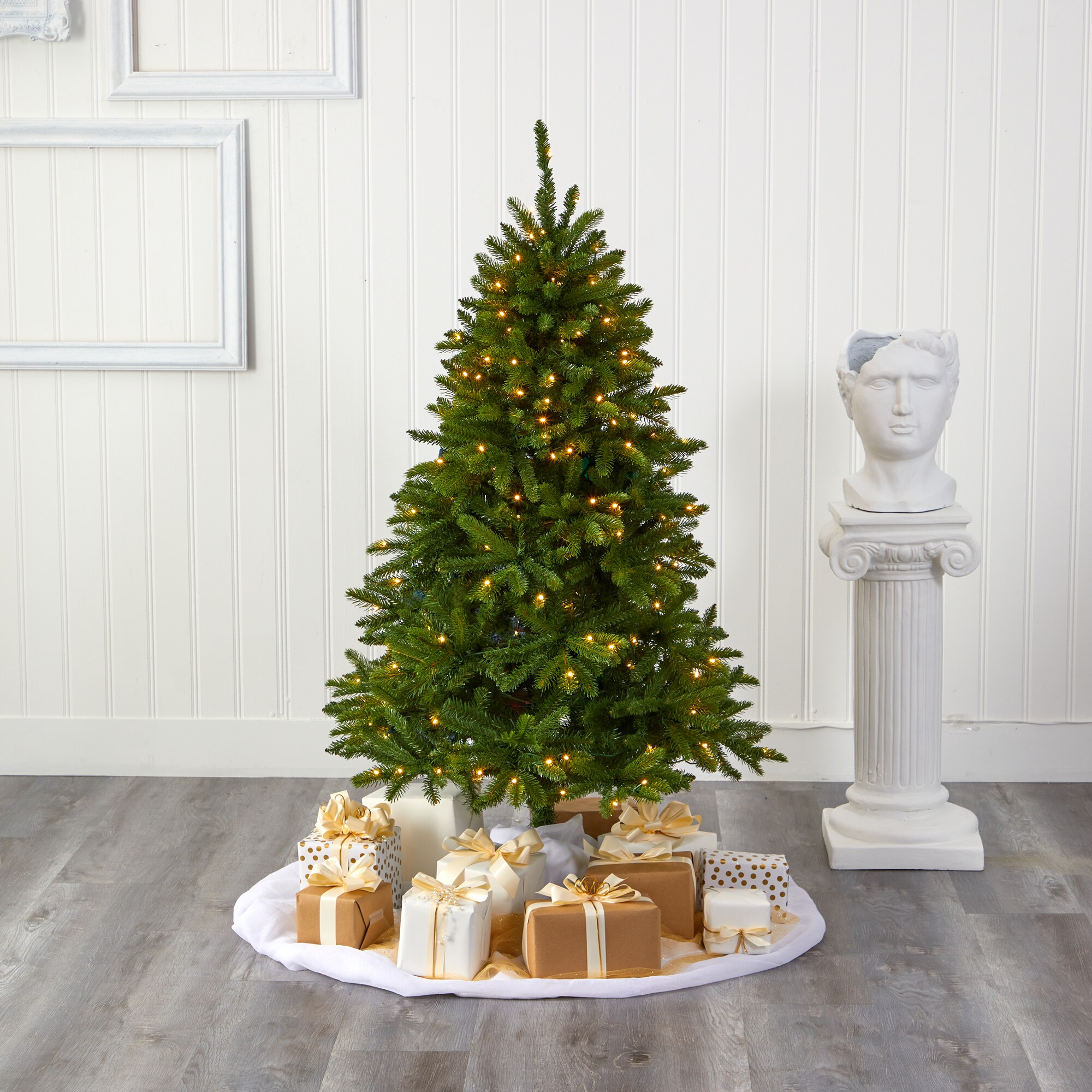 5 ft. Sierra Spruce Natural Look Artificial Christmas Tree with 200 Clear LED Lights