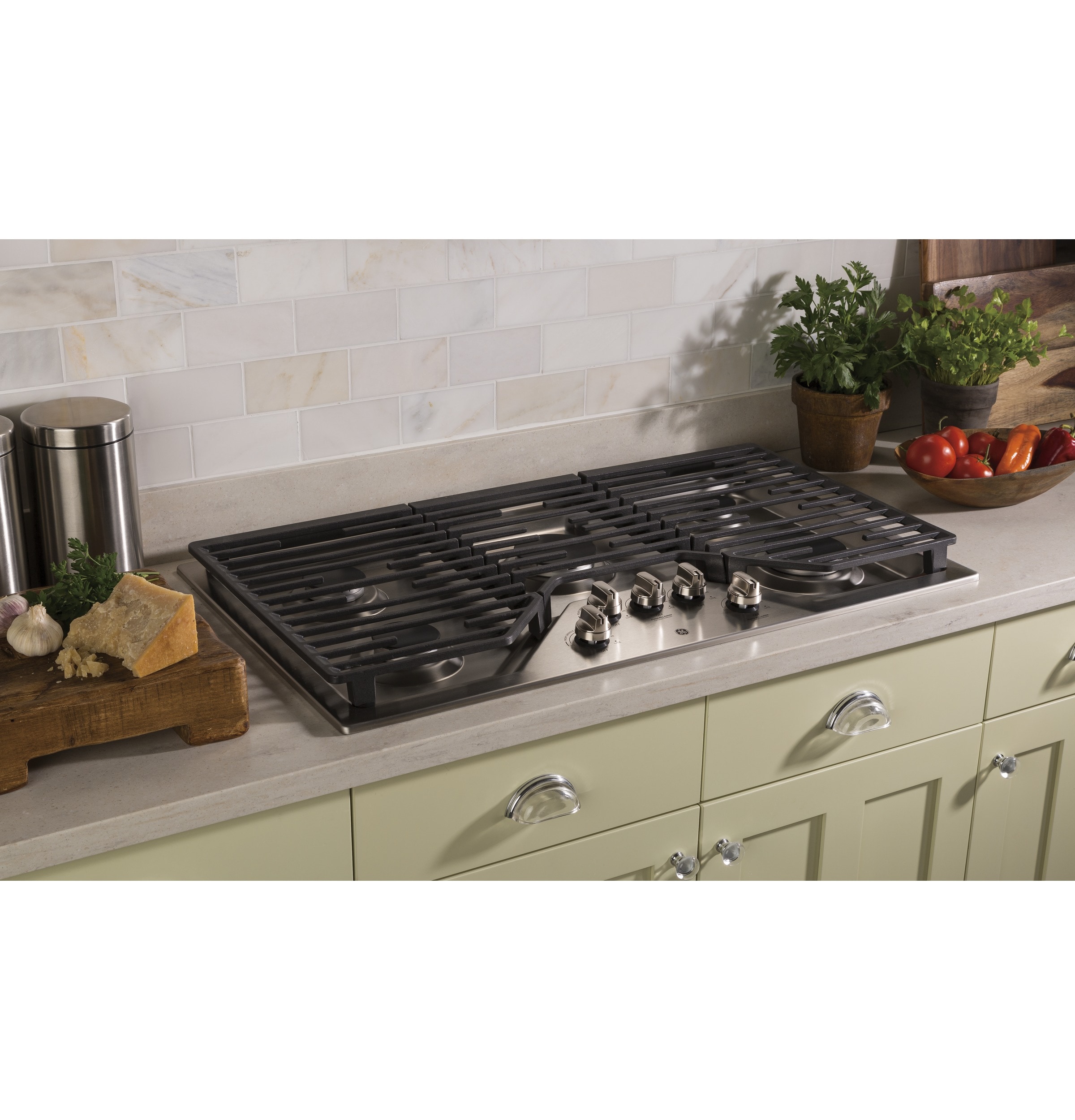 GE Profile™ 36 Built-In Tri-Ring Gas Cooktop with 5 Burners and Included  Extra-Large Integrated Griddle