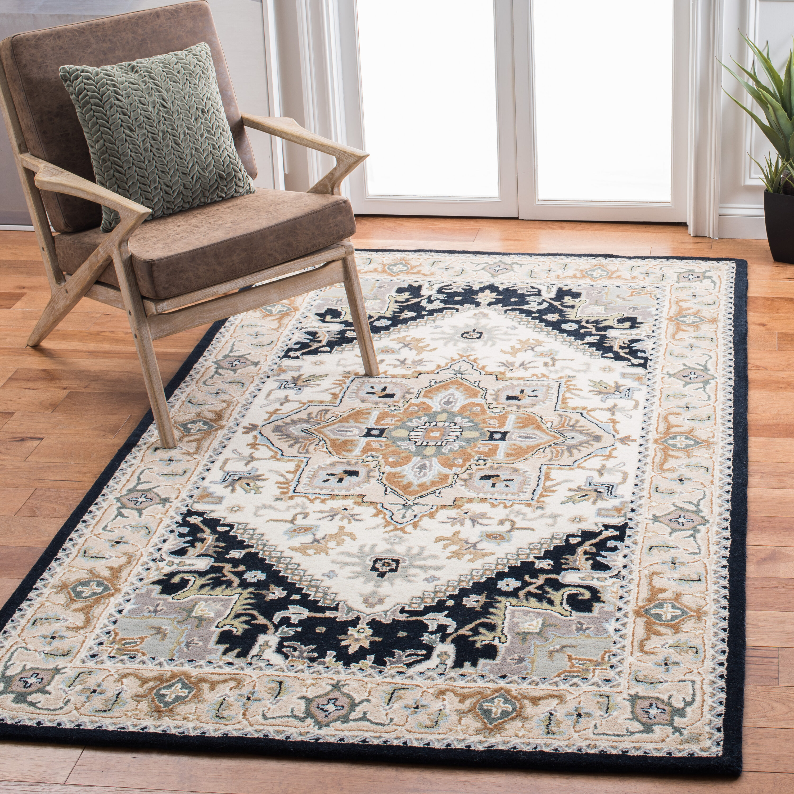  Heritage 625 Beige/Navy Traditional 5ft x 8ft Medium Rectangle Rug