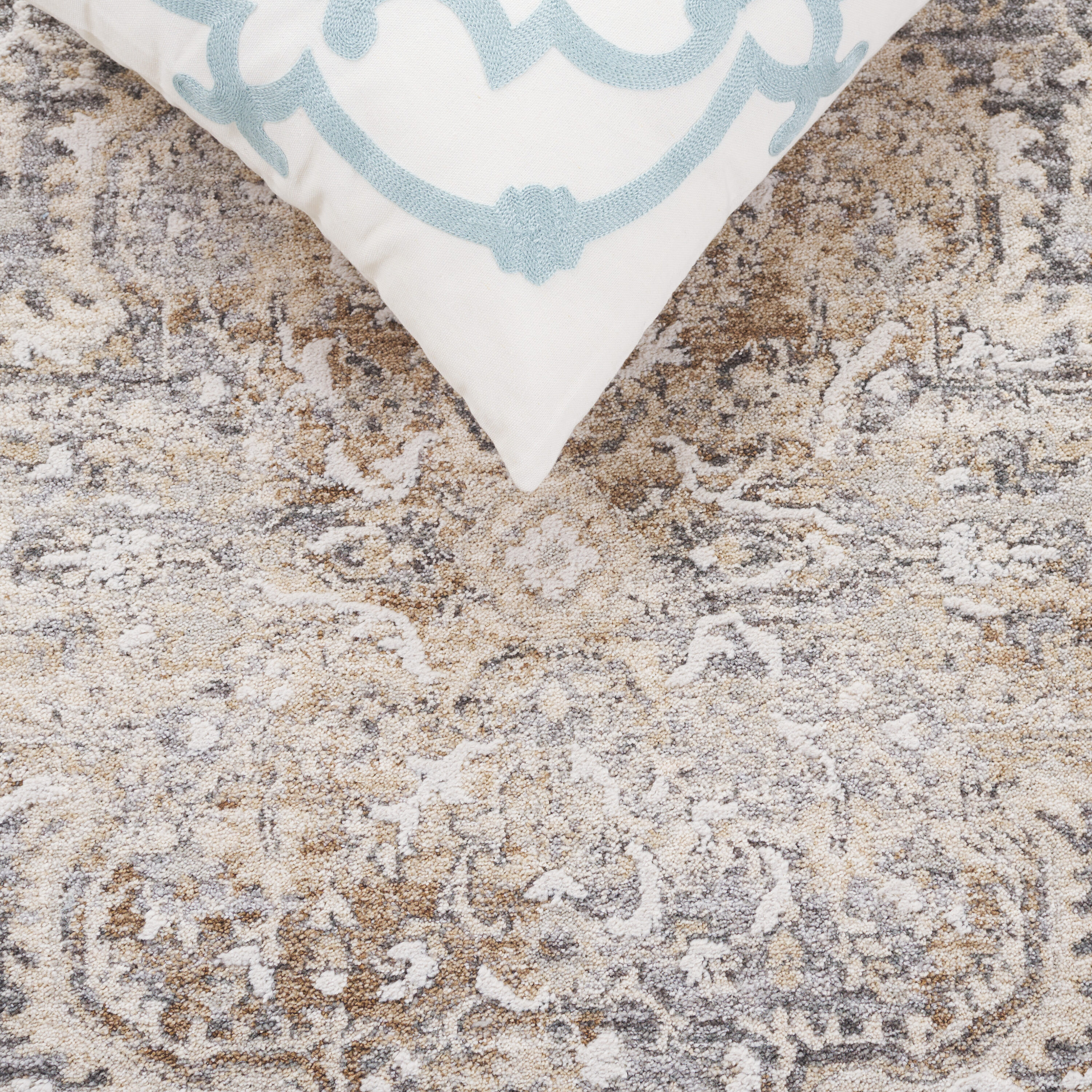 Safavieh FIN308F-7SQ rugs - View #4