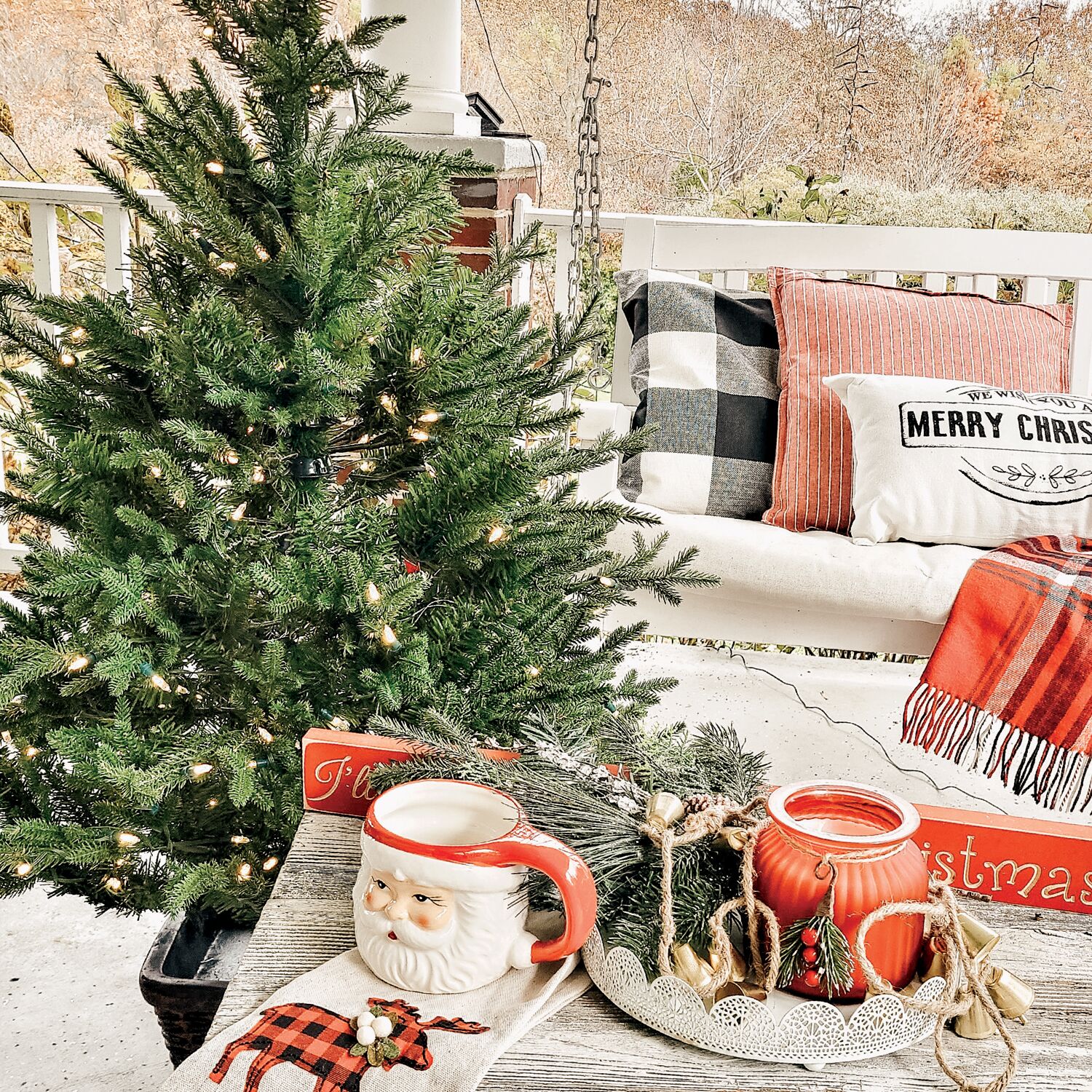 Fraser Hill Farm FFAD048P-5GR Artificial-Christmas-Trees - View #4