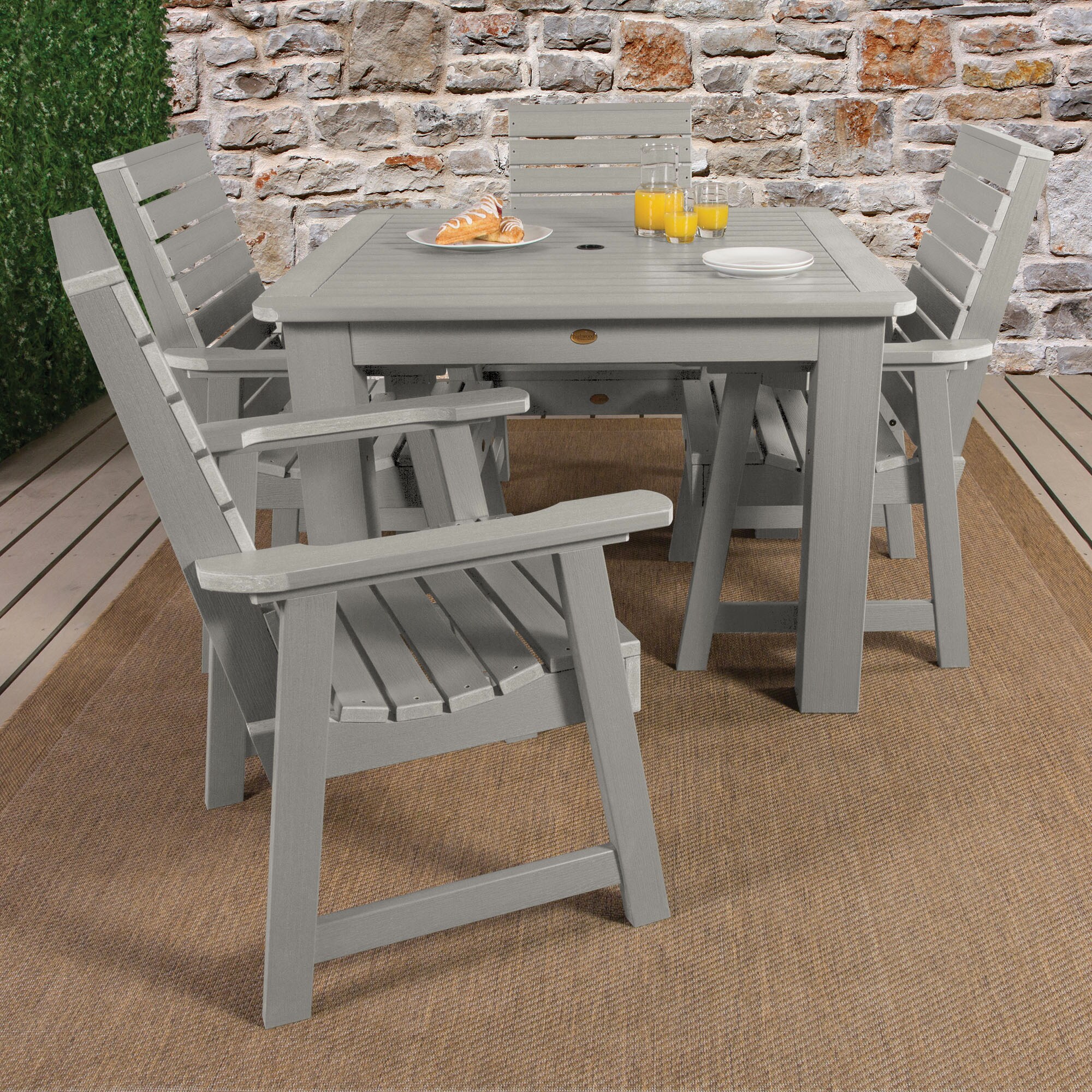 highwood The Weatherly 5-Piece Gray Patio Dining Set Plastic Square ...