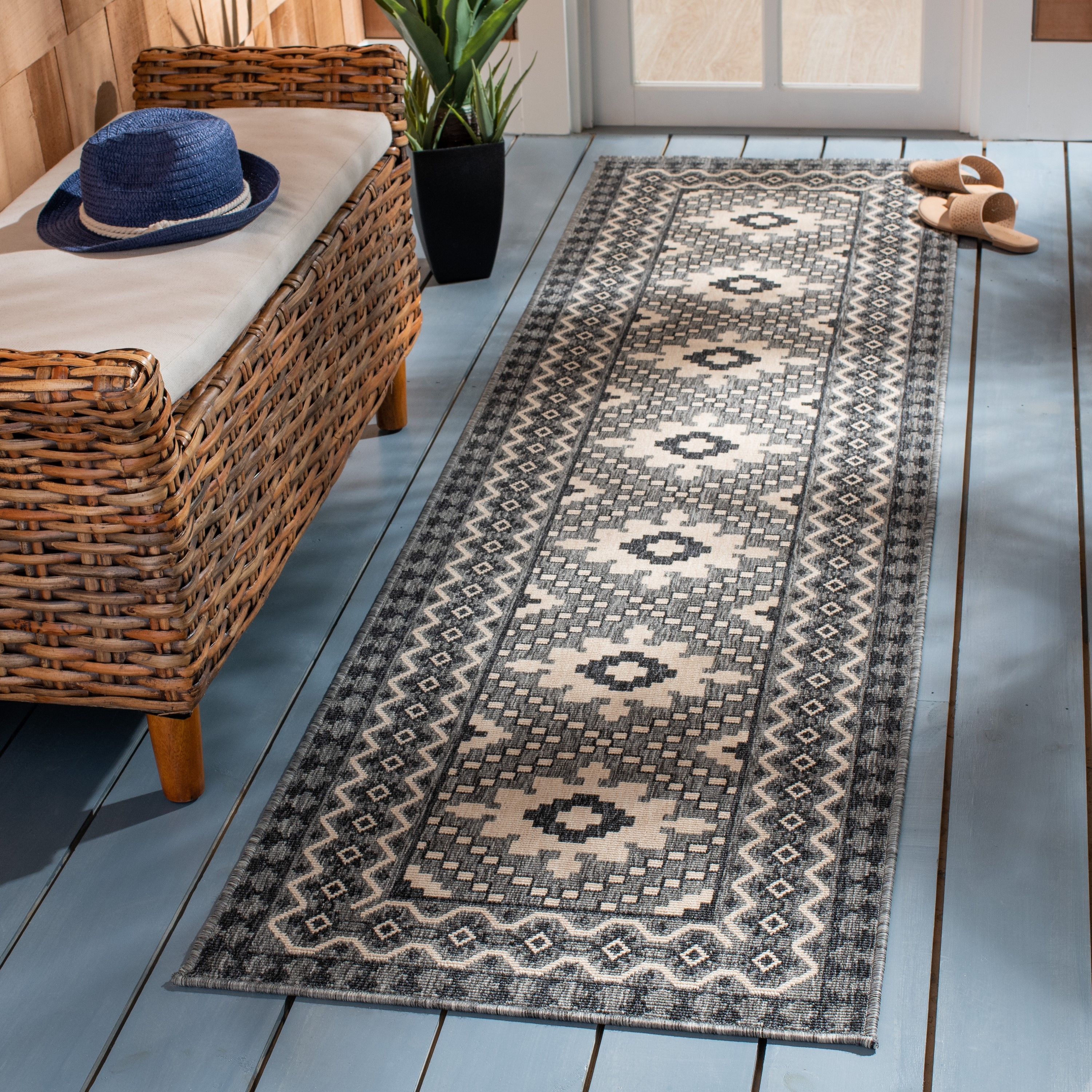 Safavieh VER099-3435-26 Veranda Eyvor 2 x 6 (ft) Loomed Synthetic Ivory/Charcoal Rectangular Indoor/Outdoor Abstract Bohemian/Eclectic Runner rug