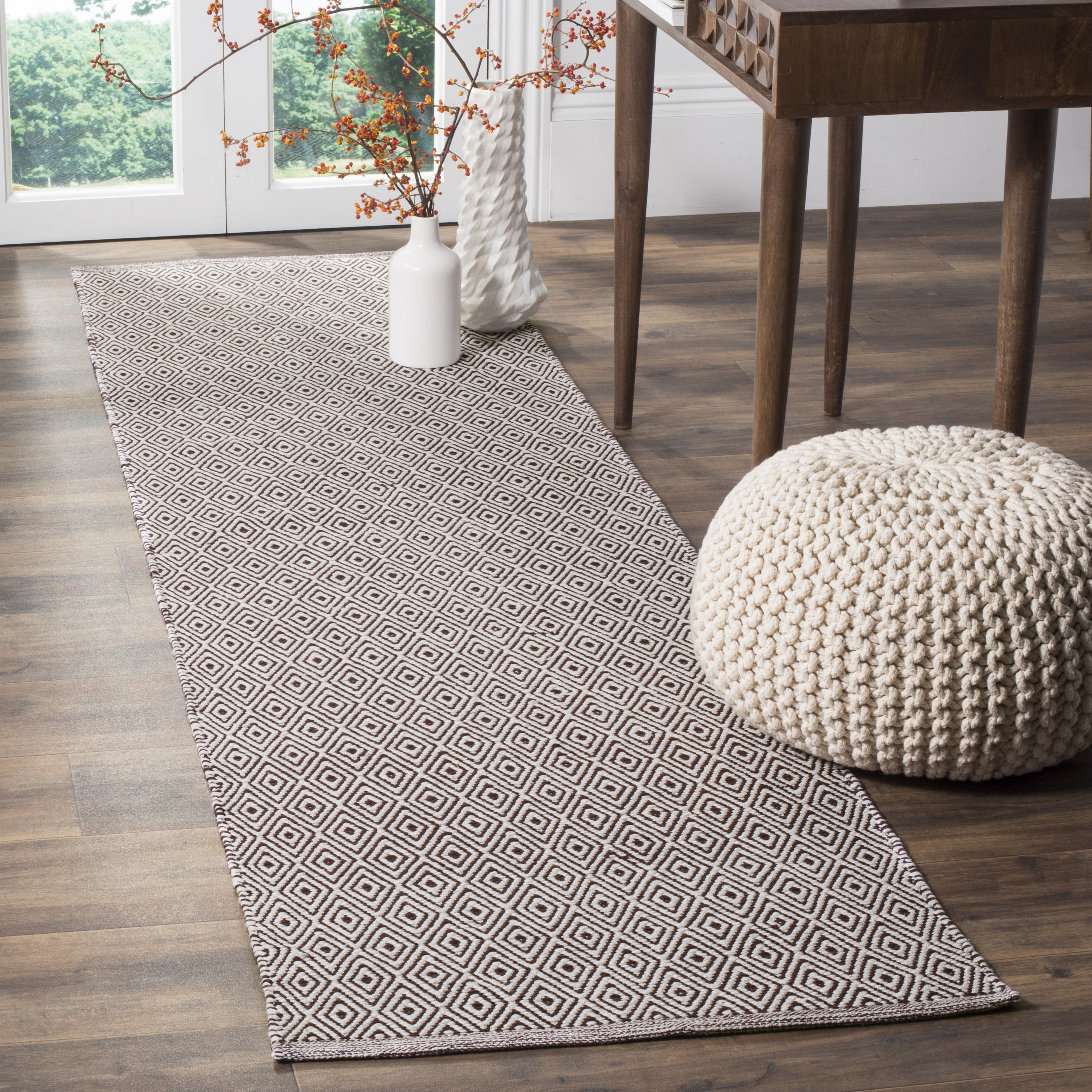 Safavieh MTK515M-28 Montauk Lucie 2 x 8 (ft) Cotton Ivory/Chocolate Rectangular Indoor Geometric Runner rug