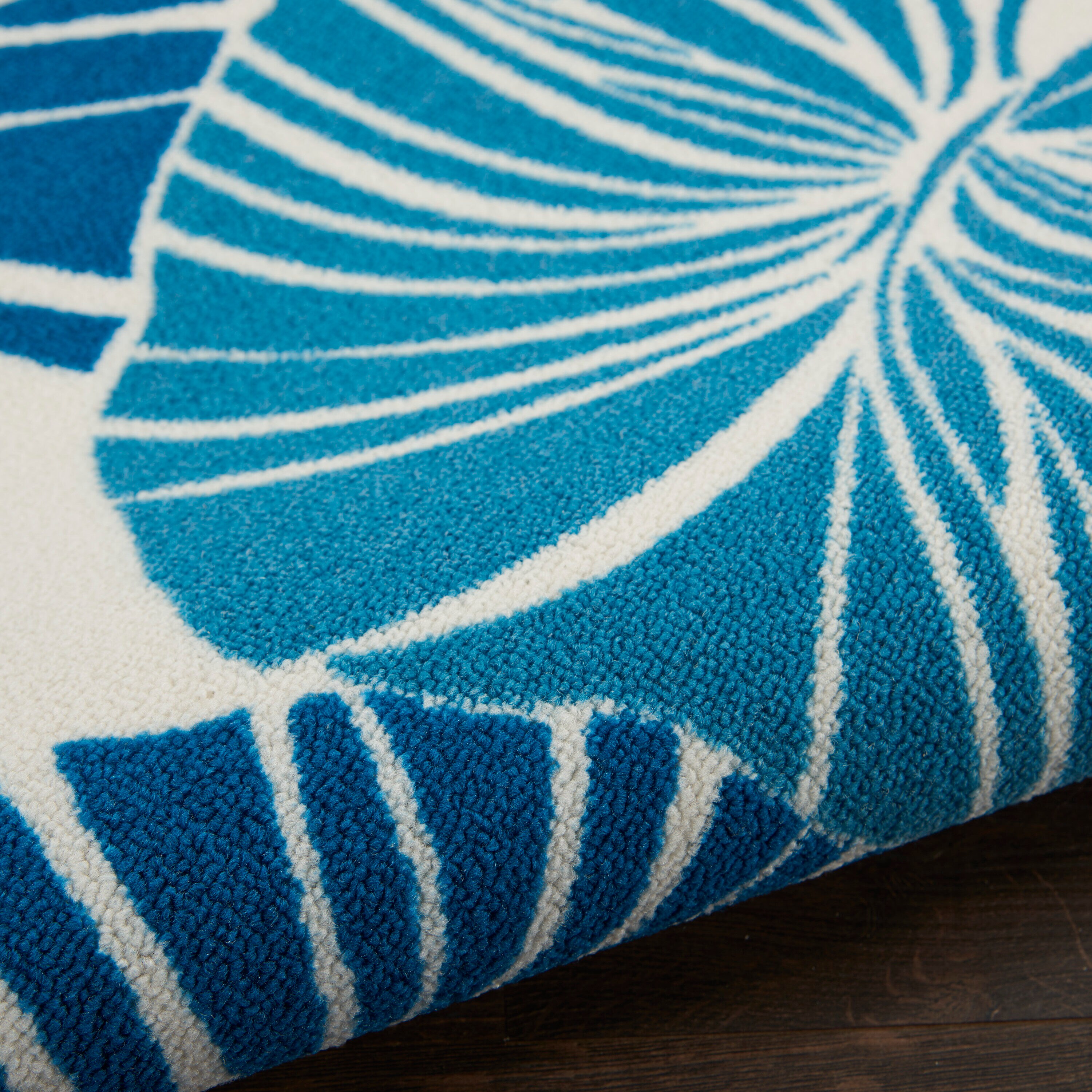 Tropical Blue Palm 4'x6' Easy-Care Synthetic Area Rug