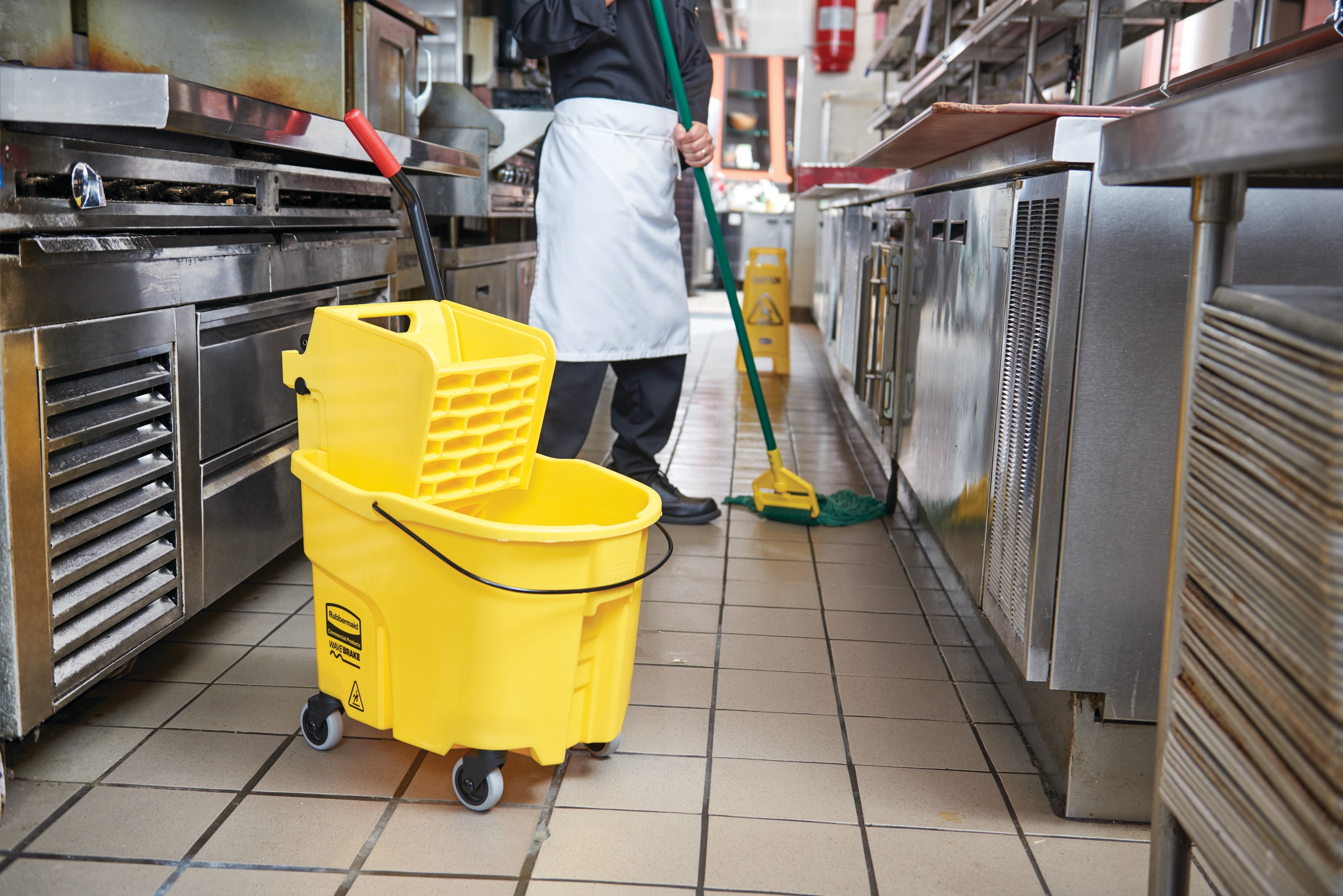 Rubbermaid Commercial Products launches new floor mops, bucket