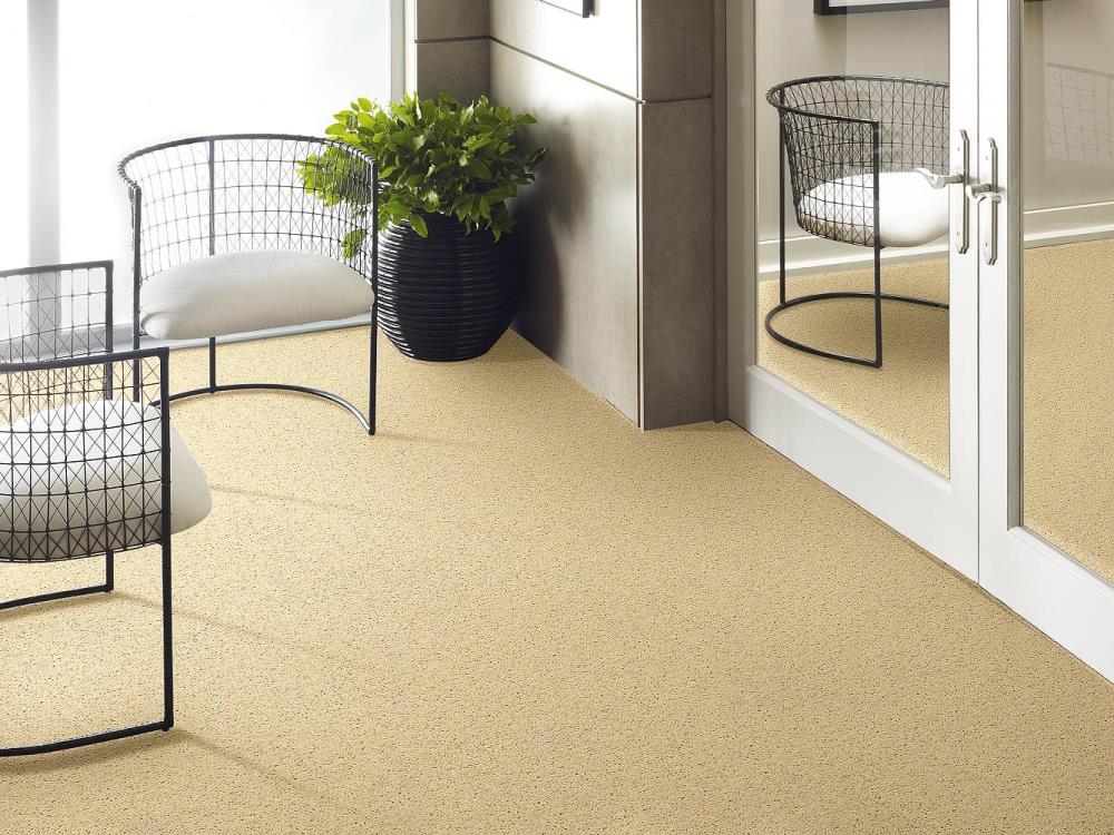 Shaw Floorigami Plume Perfect Golden Rooster DIY Carpet 4-Pack 24-in Golden Rooster Shag/Frieze Peel-and-Stick Carpet Tile