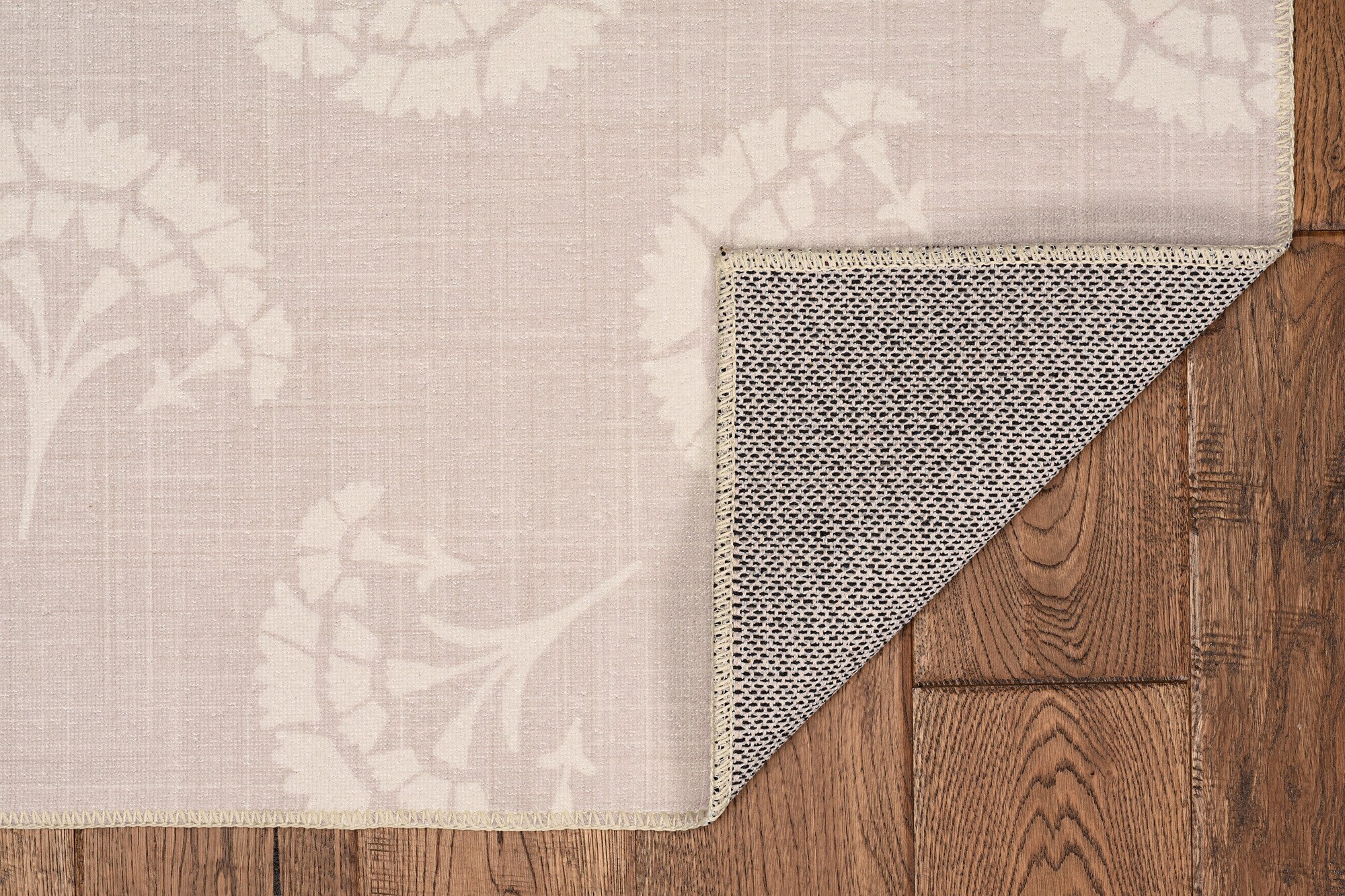 Linon RUGWR3535 rugs - View #3