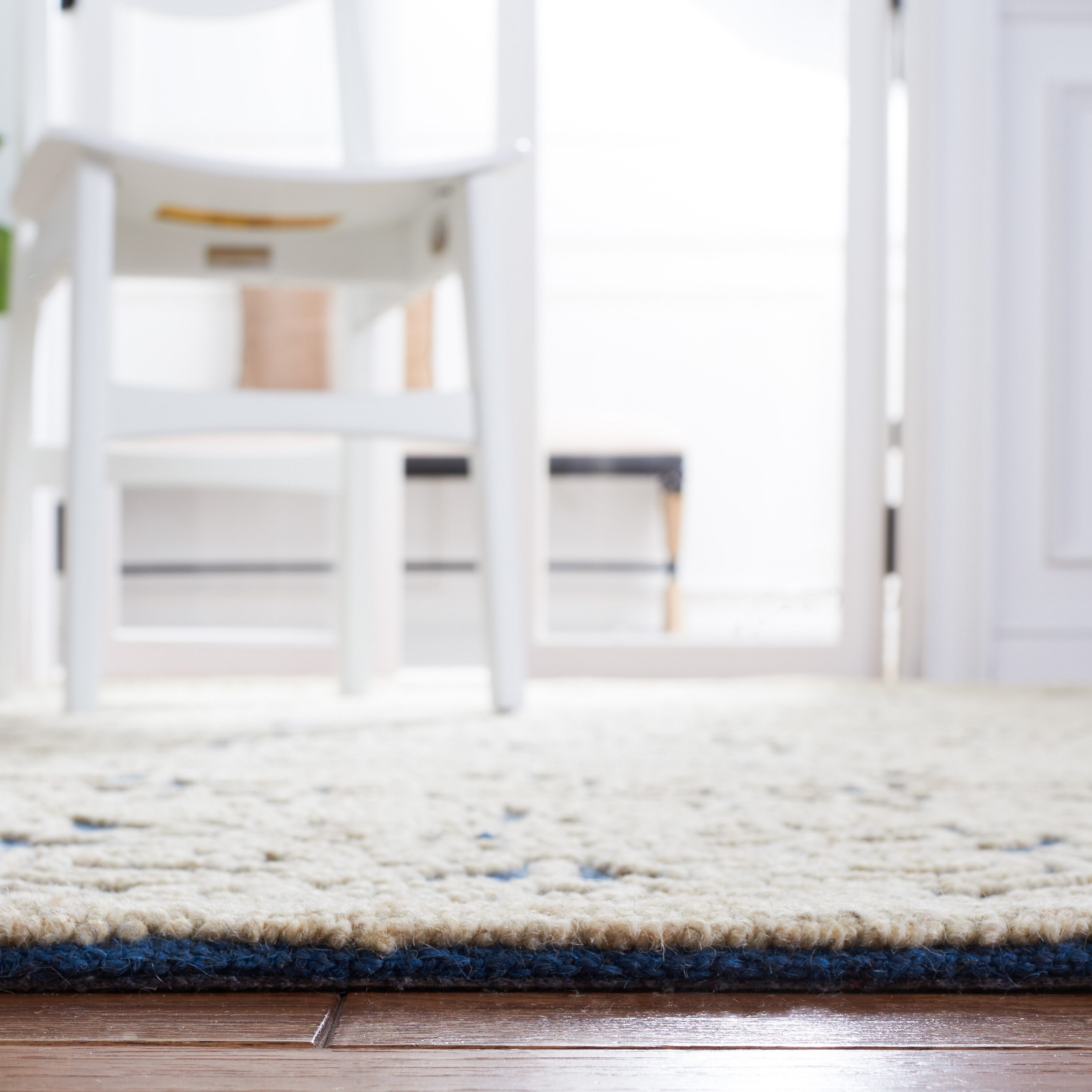 Safavieh TRC101B-24 rugs - View #4