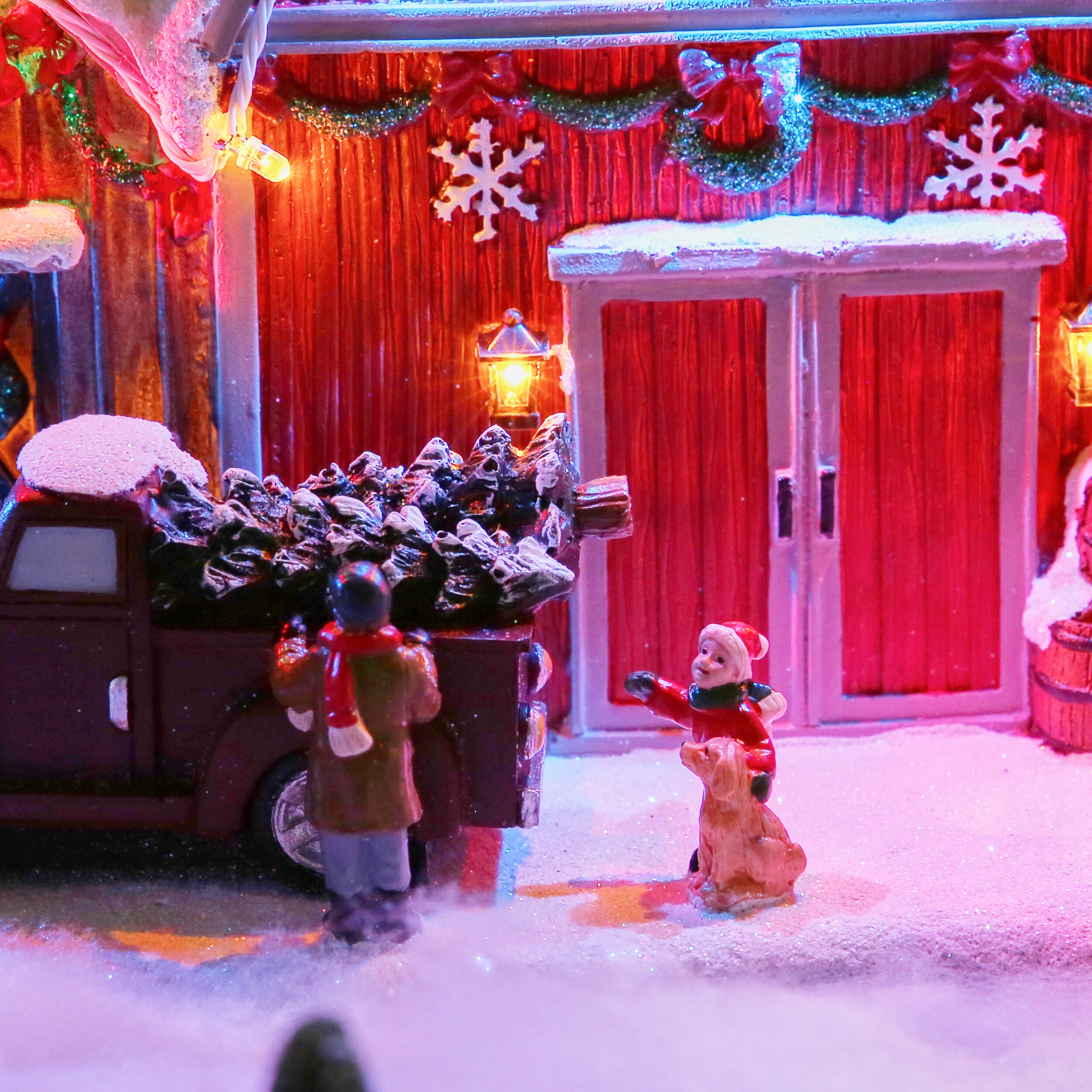 Carole Towne Winston's Big Red Barn Lighted Musical Village Scene In 