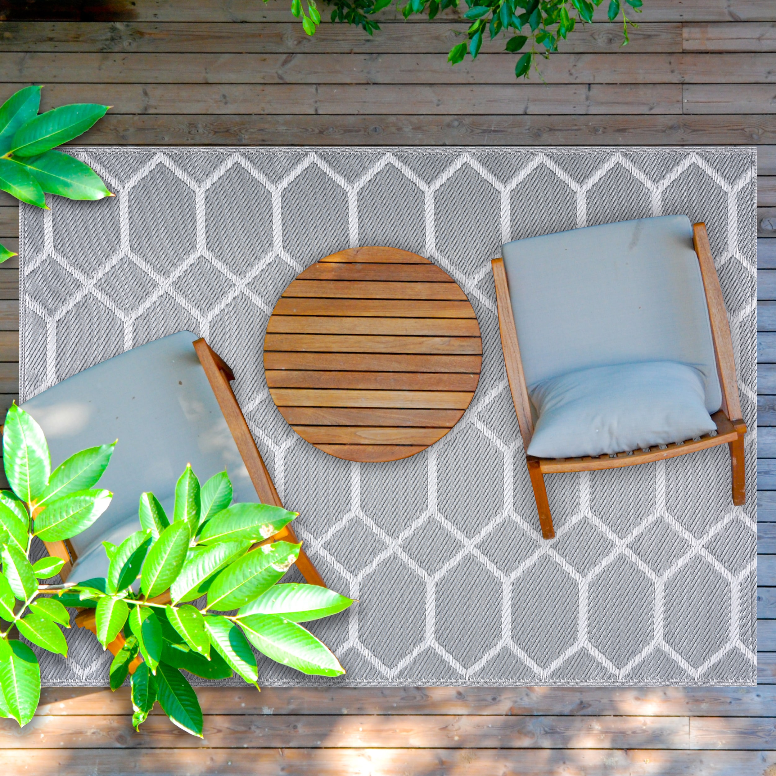 Playa Rug PLY-R-MIA-GW-5X7 5 x 7 (ft) Knotted Polypropylene Miami-GrayWhite Rectangular Indoor/Outdoor Geometric Area rug