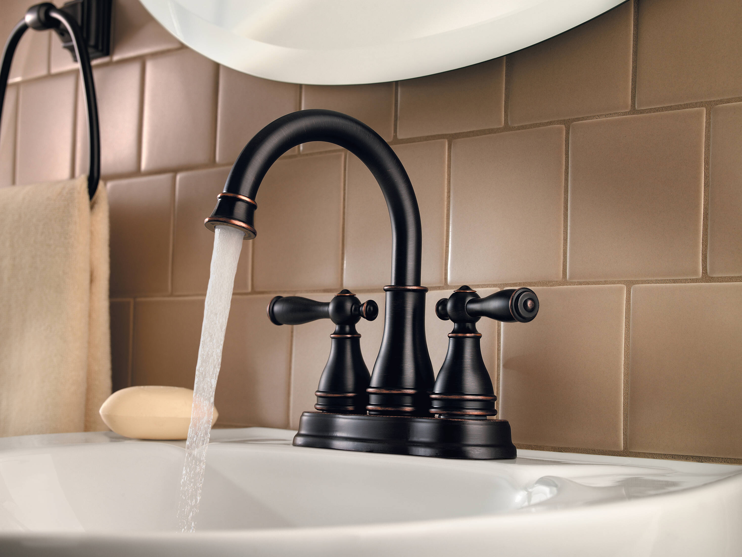 Pfister Sonterra Tuscan Bronze 4 In Centerset 2 Handle Watersense Bathroom Sink Faucet With 7785