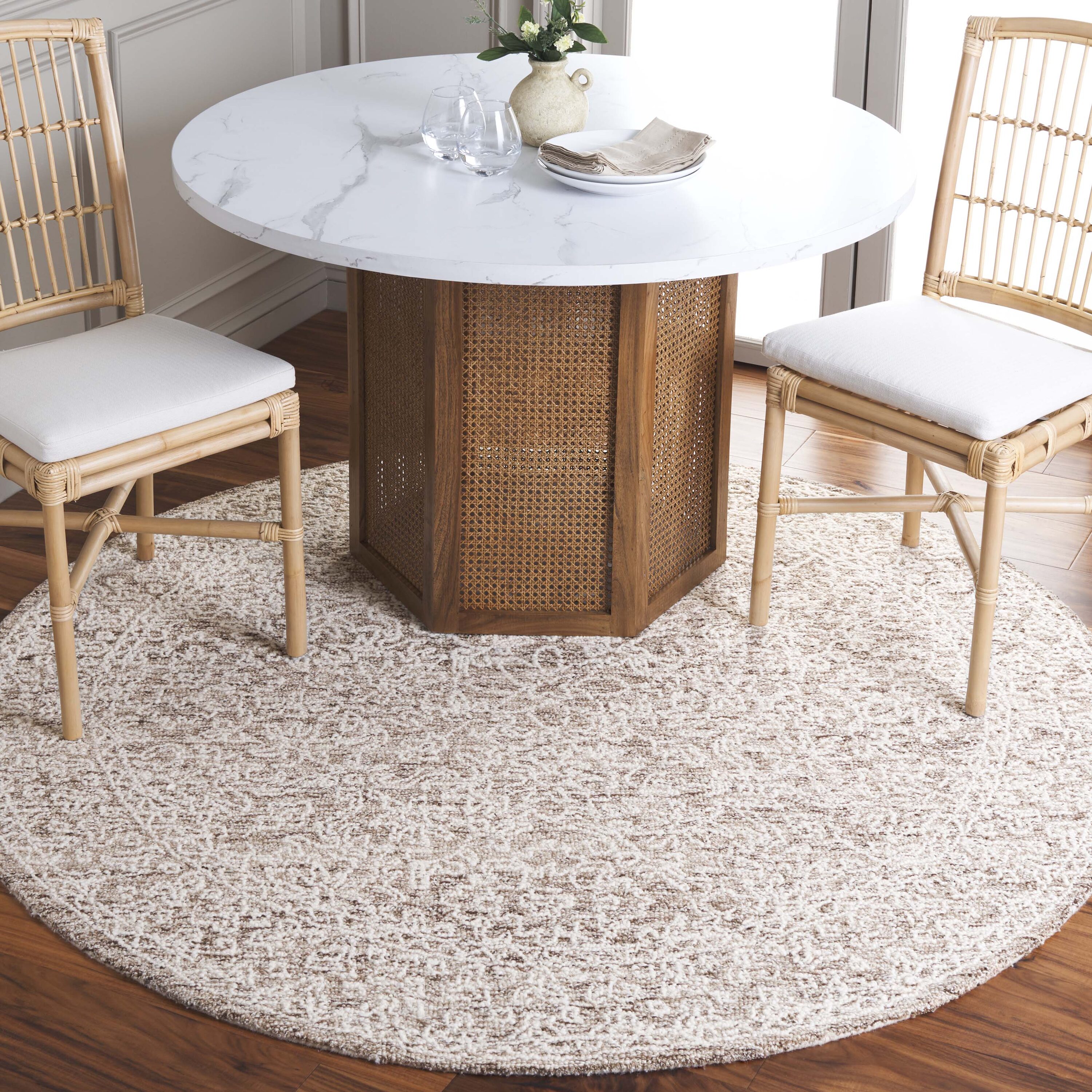 Ebony 202 Brown/Ivory Traditional 6ft x 6ft Round Rug