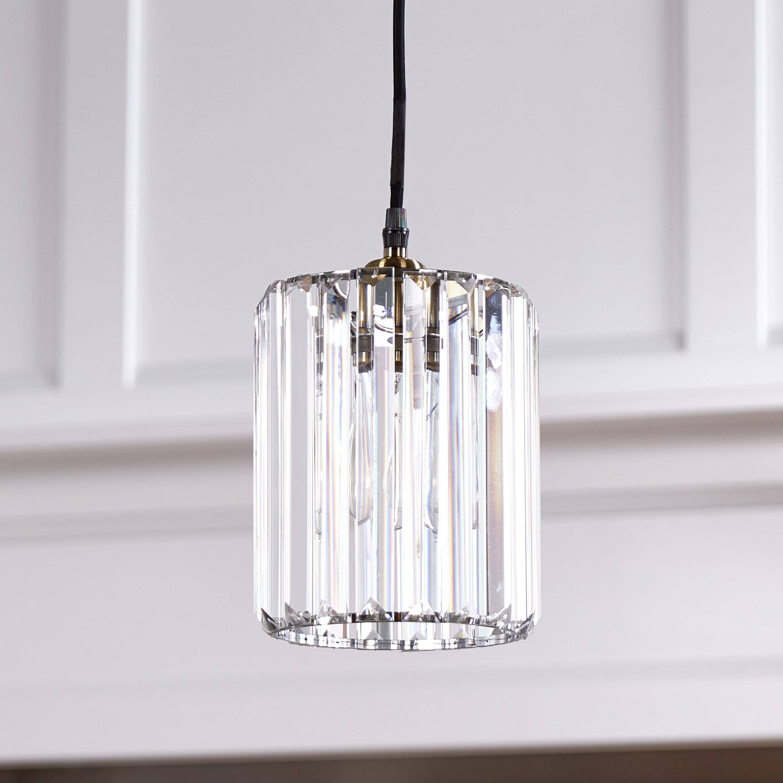 Style Selections 7.5-in x 6-in Cylinder Clear and Chrome Crystal Pendant Light Shade fitter