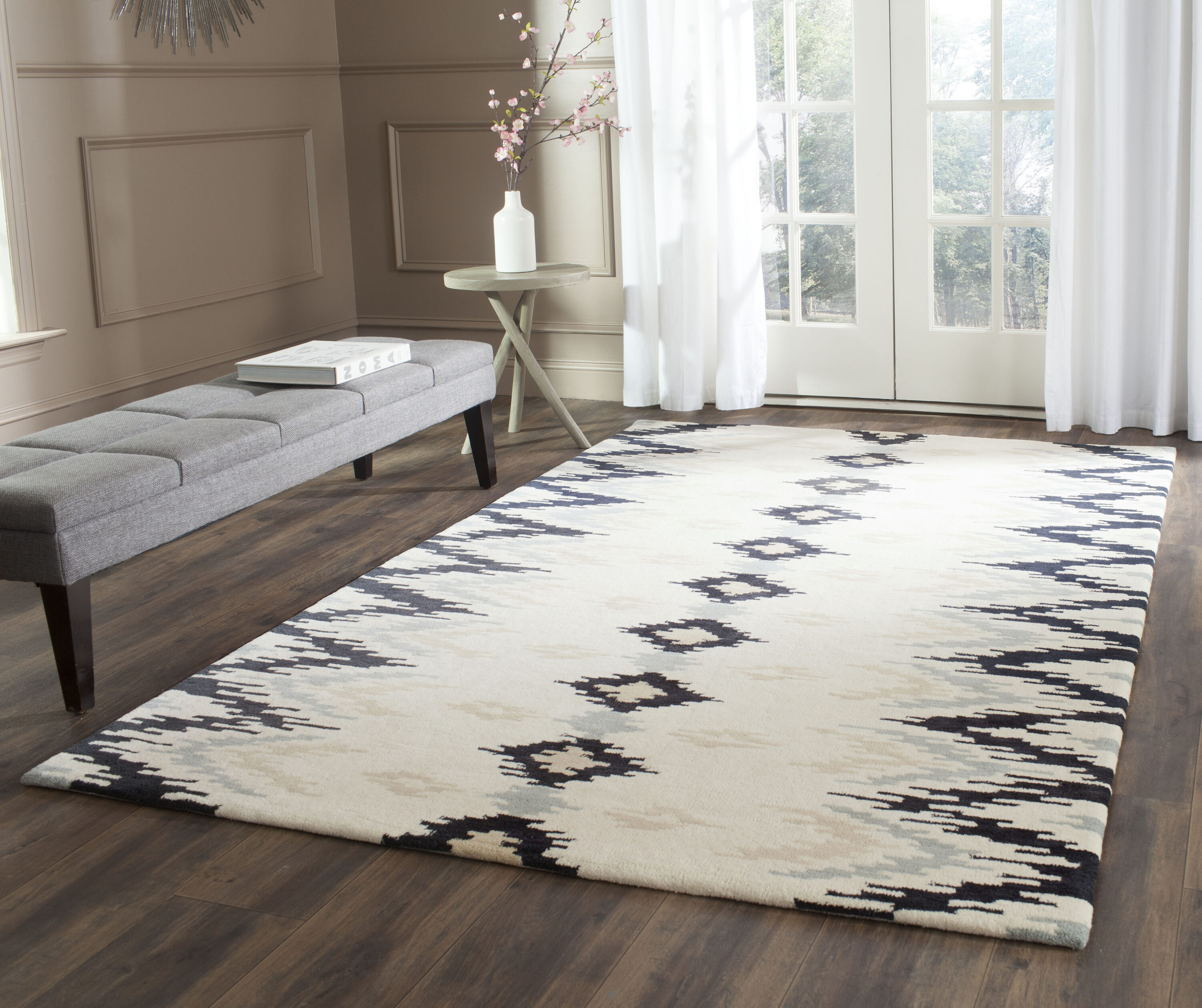  Soho 339 Ivory/Dark Gray Bohemian 5ft x 8ft Medium Rectangle Rug