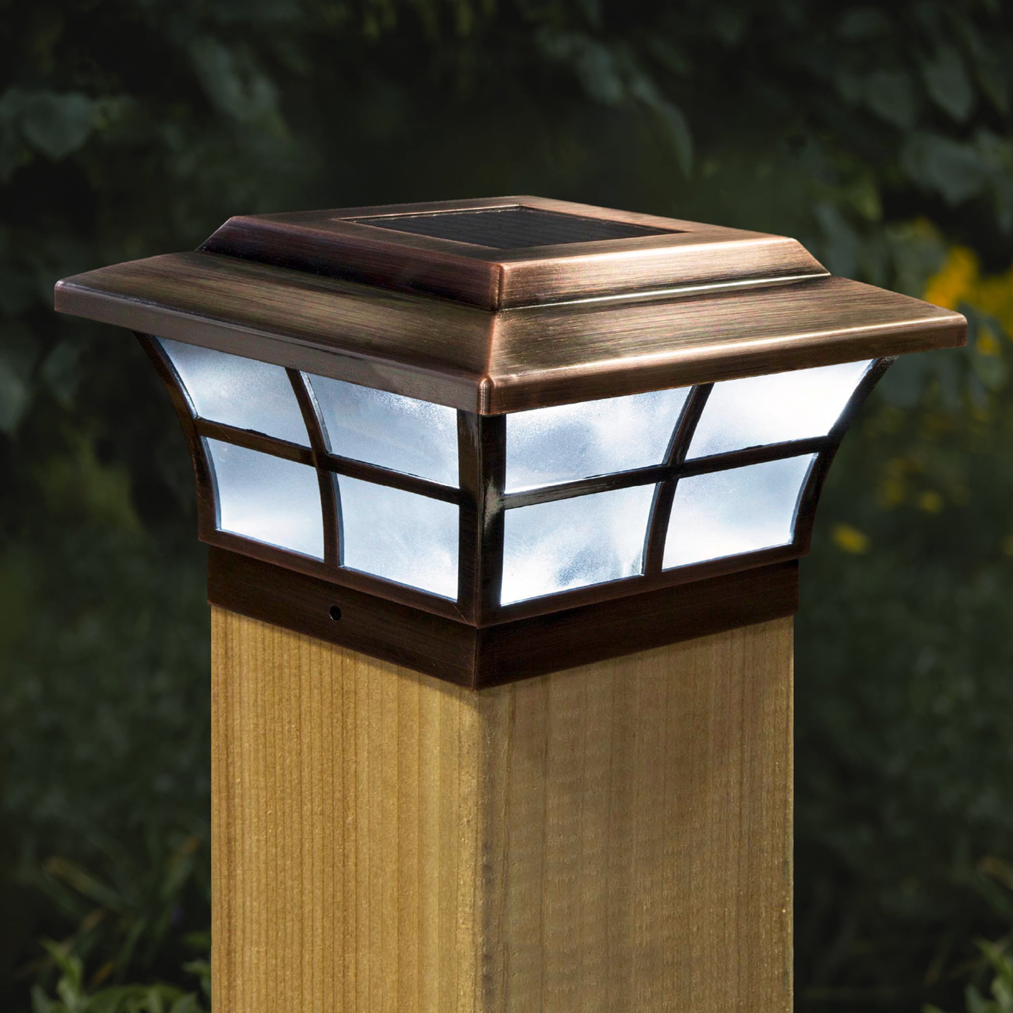 Classy Caps 5-1/2-in x 5-1/2-in 12-Lumen 1-Watt Copper Solar LED Outdoor Deck  Light (5000 K)