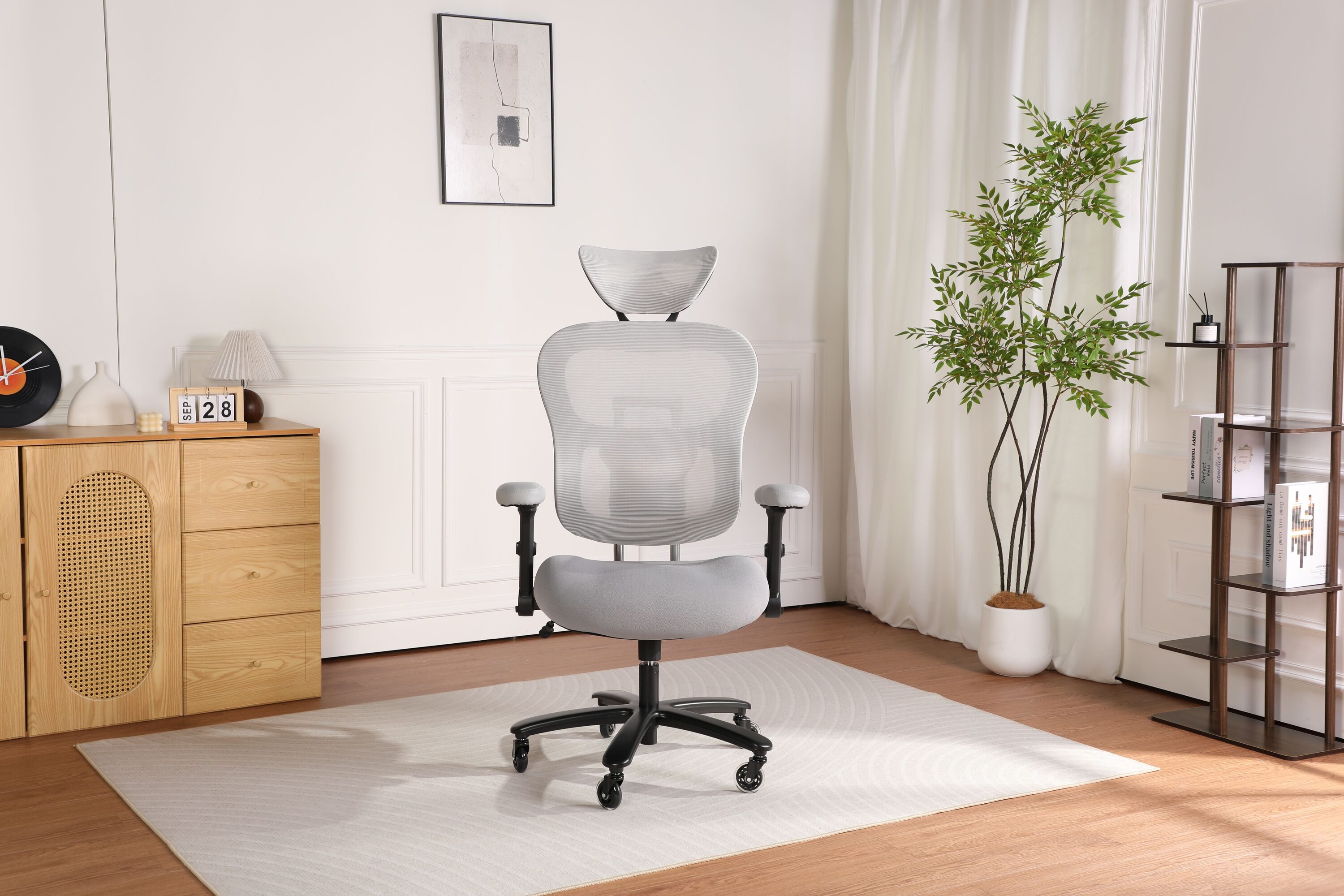 JUSHUA 500LBS Big and Tall Office Chair Mesh Breathable Gaming Chair with Adjustable Backrest Height and Headrest Angle and Adaptive Lumbar Lupport Executive Computer Desk Chair with 2D Flip Up Arms