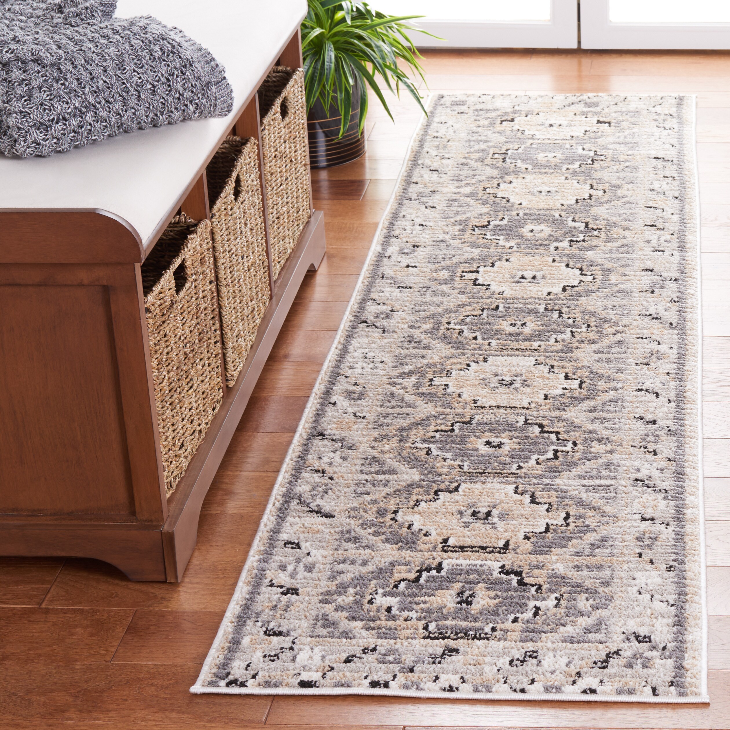 Safavieh MRK206A-28 Marrakesh 2 x 8 (ft) Loomed Polyester Beige/Gray Rectangular Indoor Tribal Southwestern Runner rug