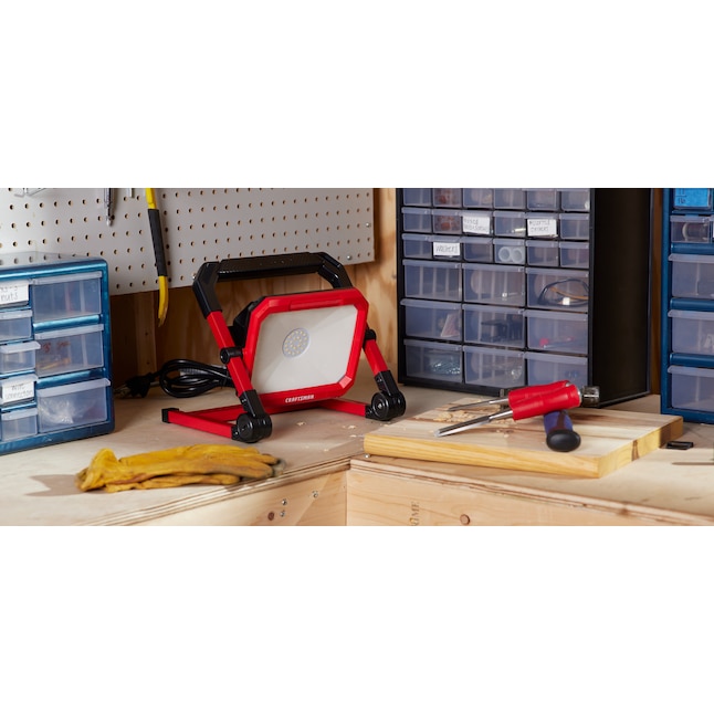 CRAFTSMAN 1500-Lumen LED Red Battery-operated Rechargeable Portable Work  Light in the Work Lights department at