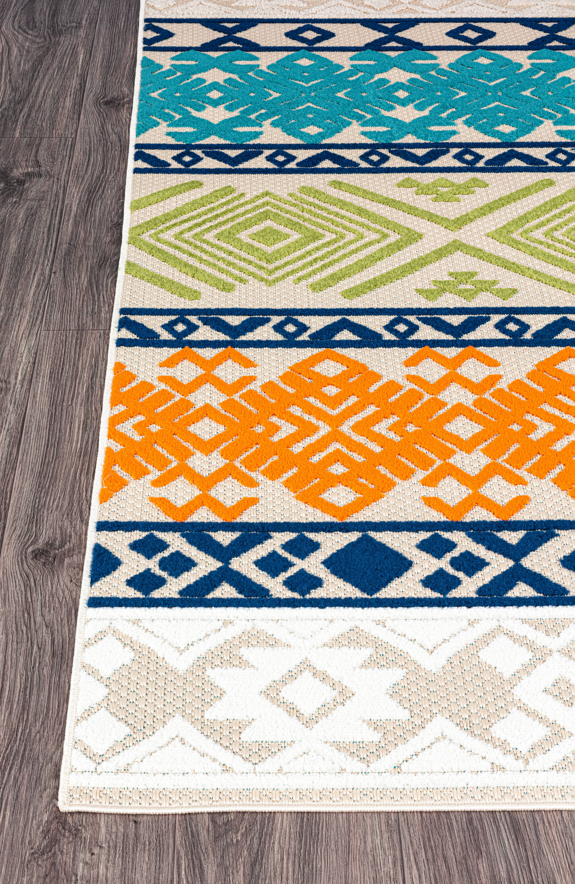 Vienna Bohemian Multicolor Synthetic Indoor/Outdoor Area Rug 5' x 7'
