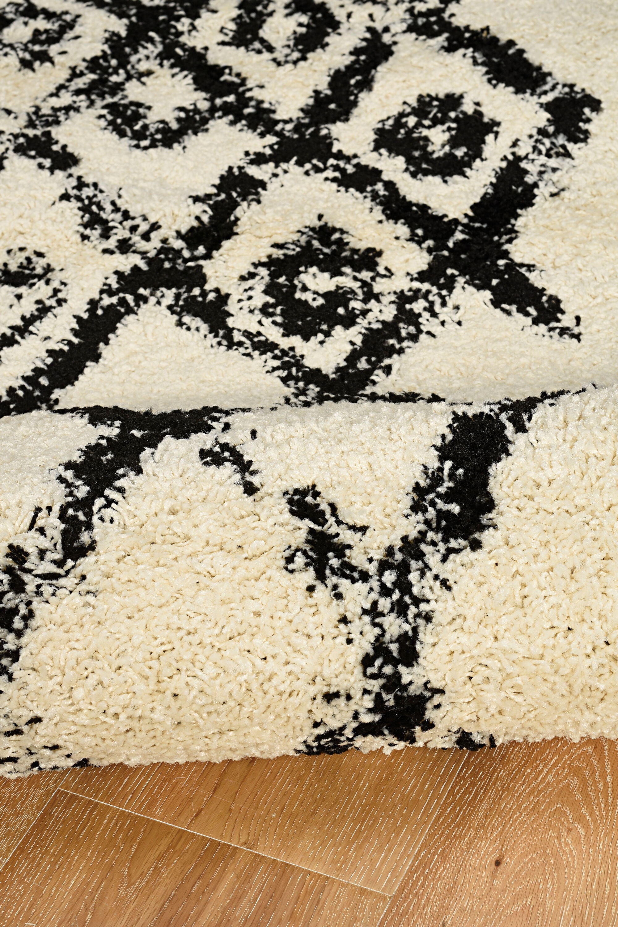 Linon RUGMC1081 rugs - View #4