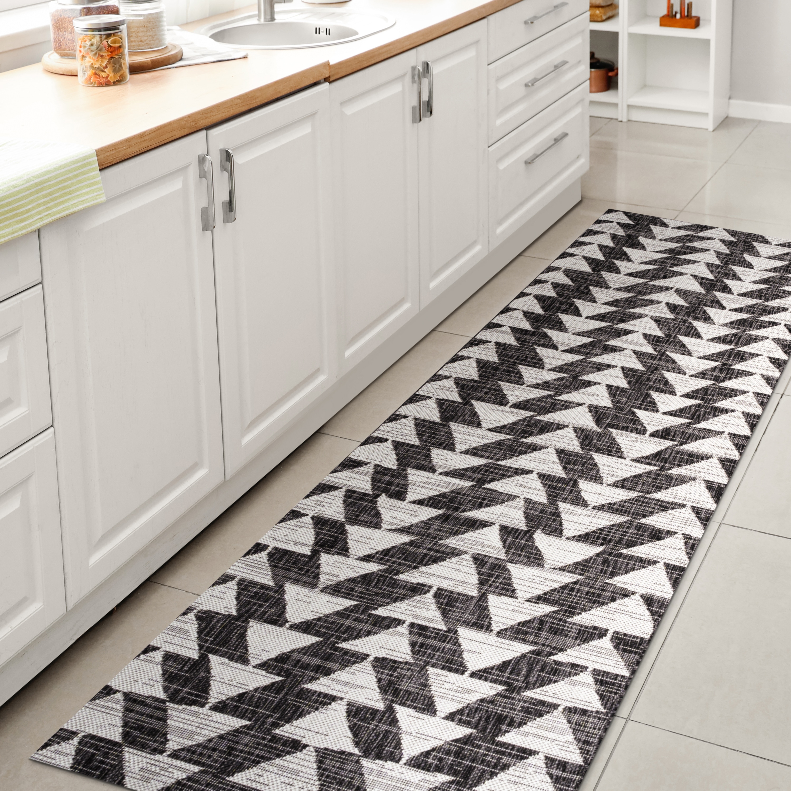 JONATHAN  Y SMB126E-210 Santa Monica Andratx Tribal 2 x 10 (ft) Loomed Polypropylene Black/Ivory Rectangular Indoor/Outdoor Geometric Bohemian/Eclectic Runner rug