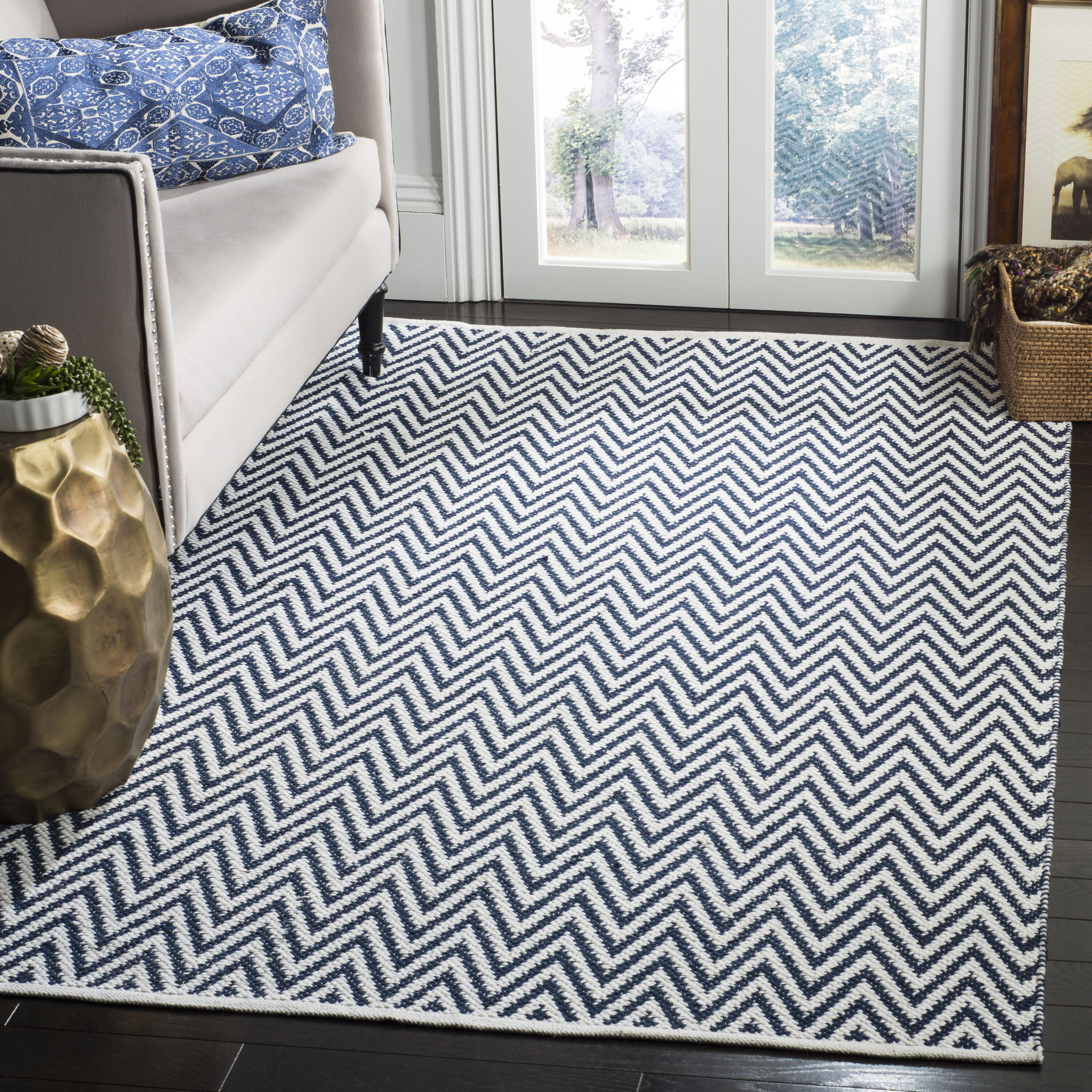 Safavieh MTK812C-4 Montauk Caswell 4 x 6 (ft) Cotton Navy/Ivory Rectangular Indoor Chevron Coastal Area rug
