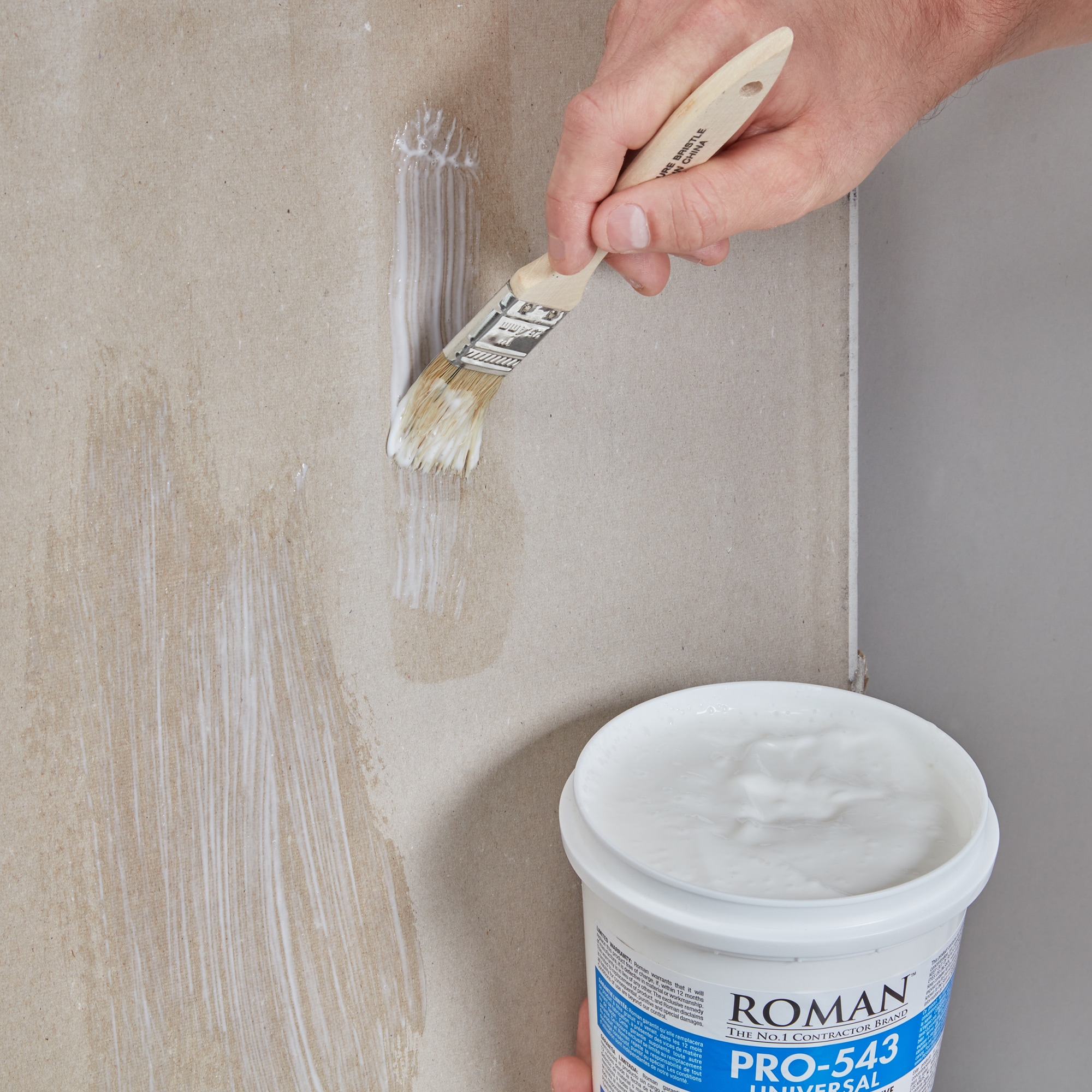 ROMAN Products Universal Wallpaper Paste for Lightweight Wallpapers and  Borders, PRO-543 (32 Ounce - 65 sq. ft.), White