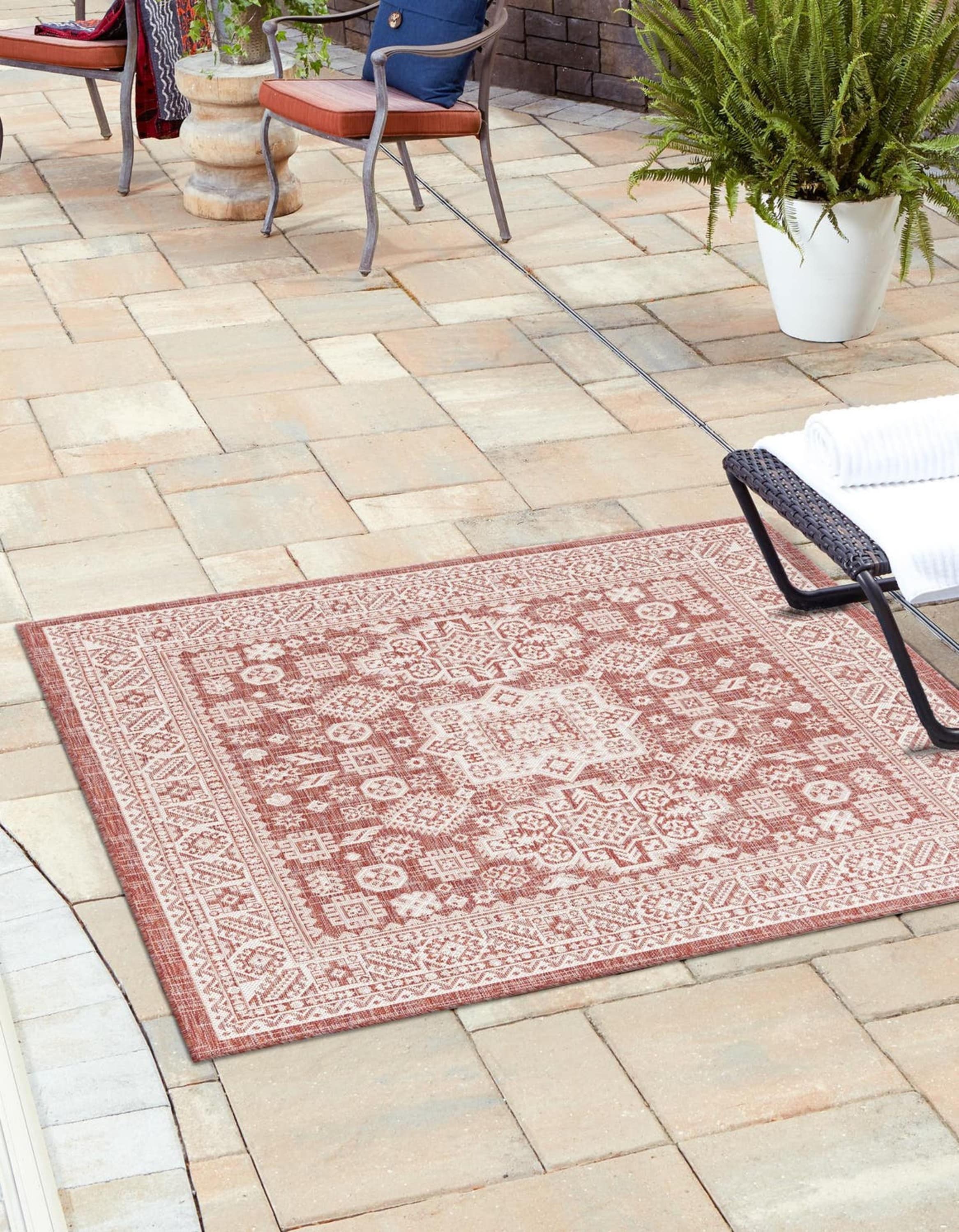 Unique Loom 3162625 Outdoor Aztec 10 x 10 (ft) Loomed Polypropylene Rust Red Square Indoor/Outdoor Border Area rug