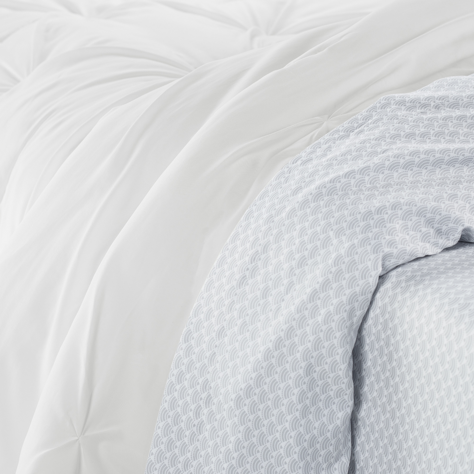 Serta OZT018AEQWHT bedding - View #3